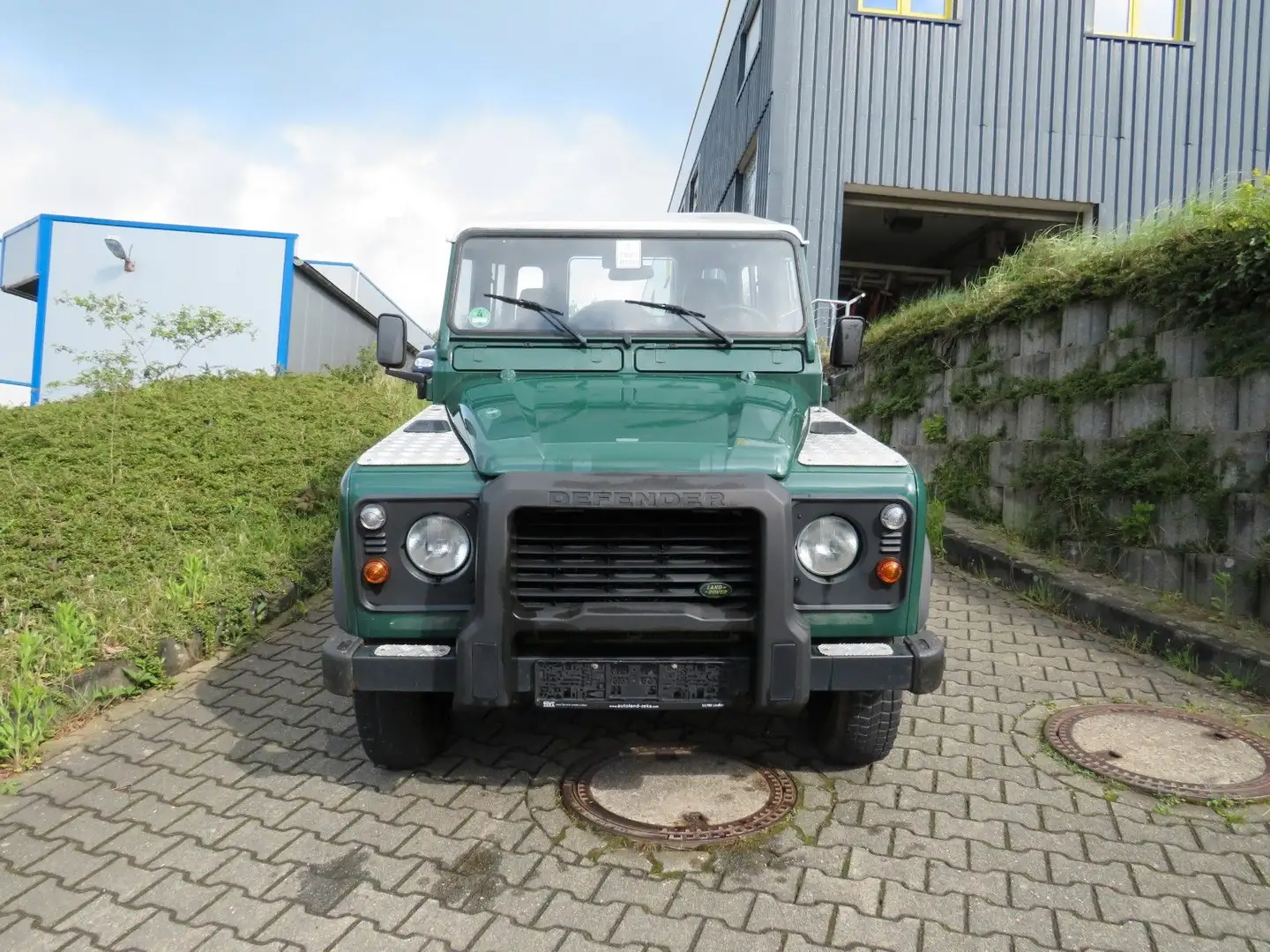 Land Rover Defender 90 E Station Wagon Grün - 2