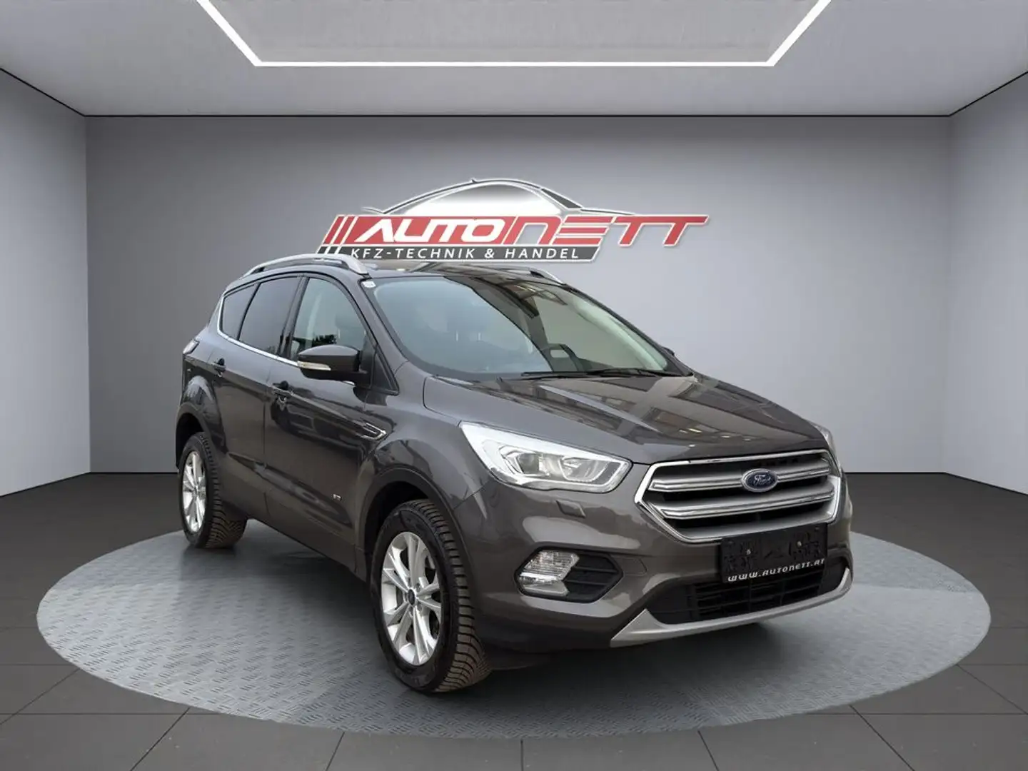 Ford Kuga Titanium Grau - 1