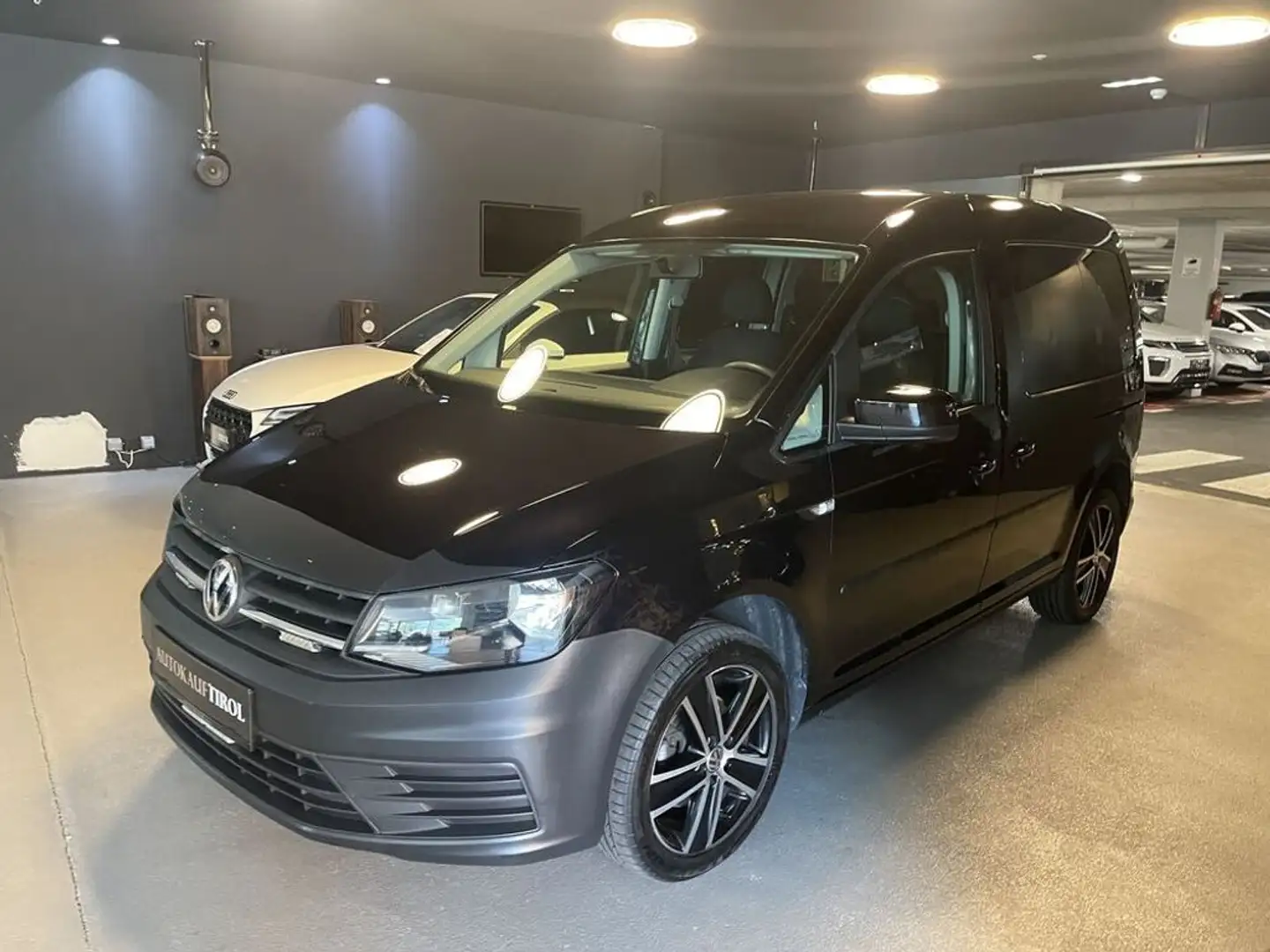 Volkswagen Caddy Trendline BMT Schwarz - 1