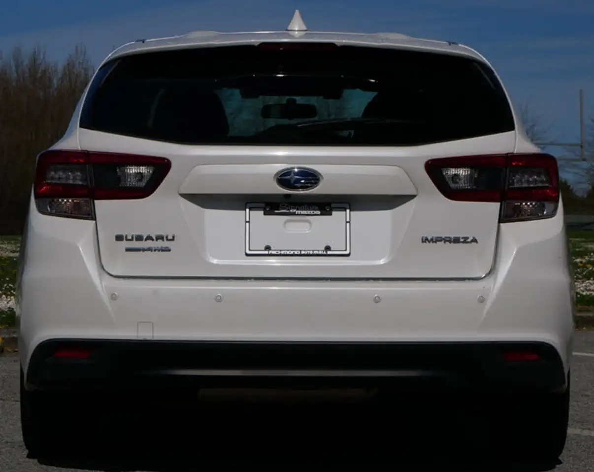 Subaru Impreza снимка Subaru Impreza