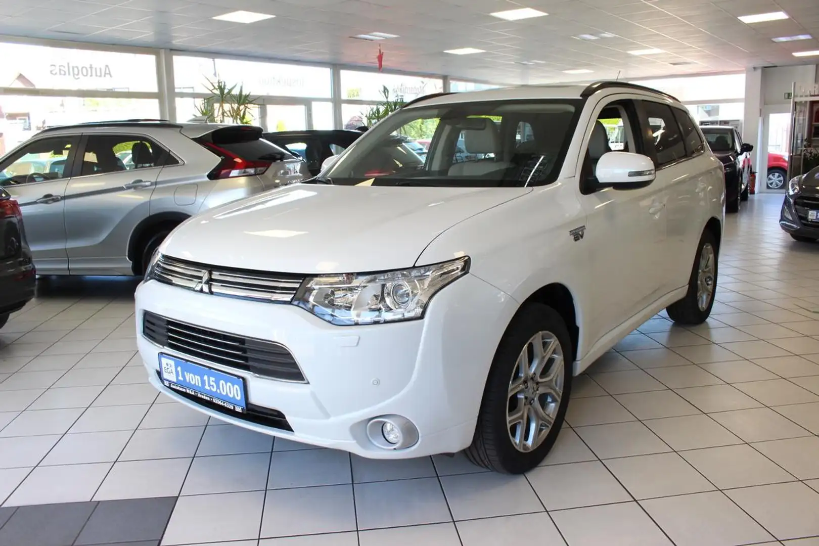 Mitsubishi Outlander 2.0  PHEV Instyle  4WD AHK Blanc - 1