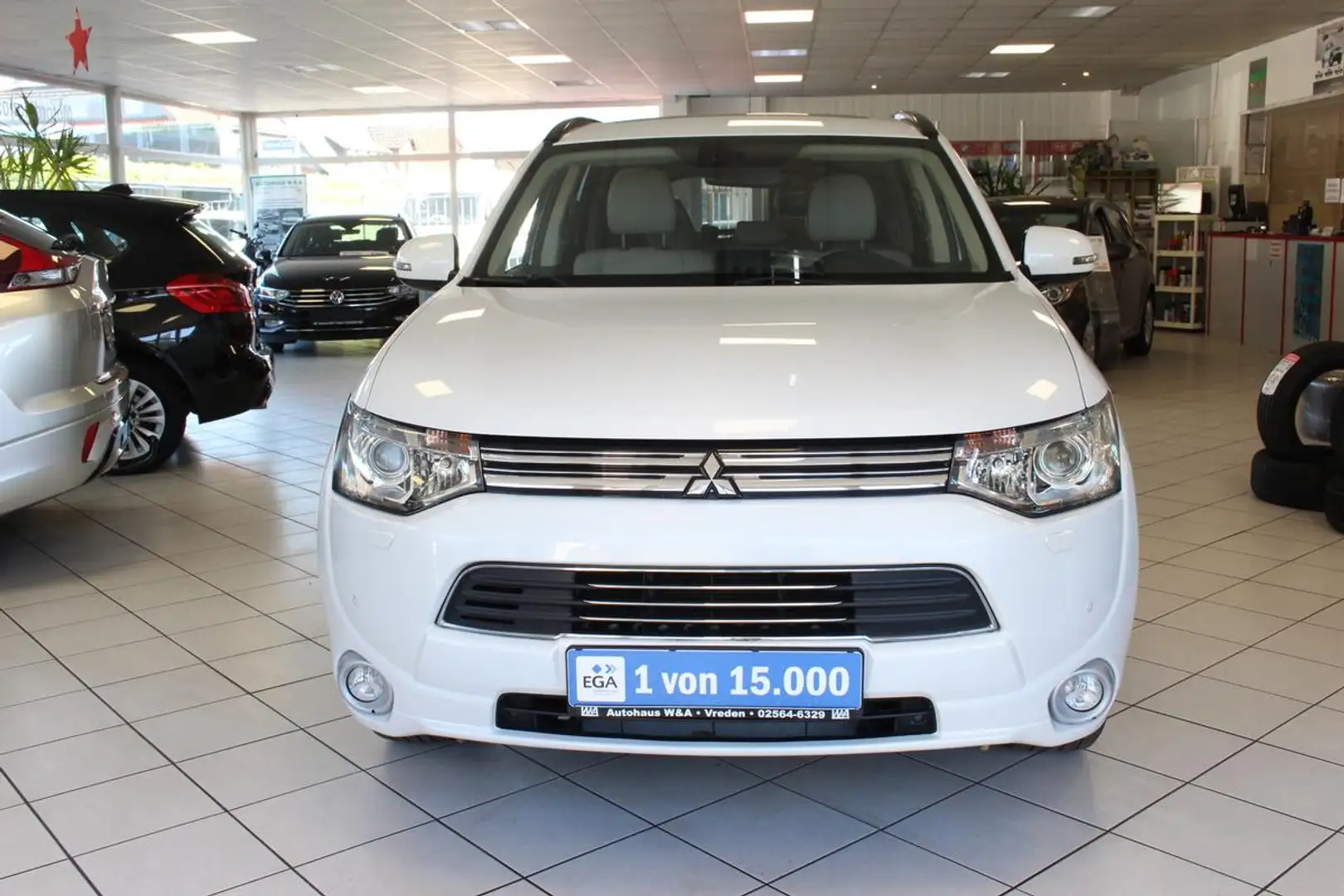 Mitsubishi Outlander 2.0  PHEV Instyle  4WD AHK Blanc - 2