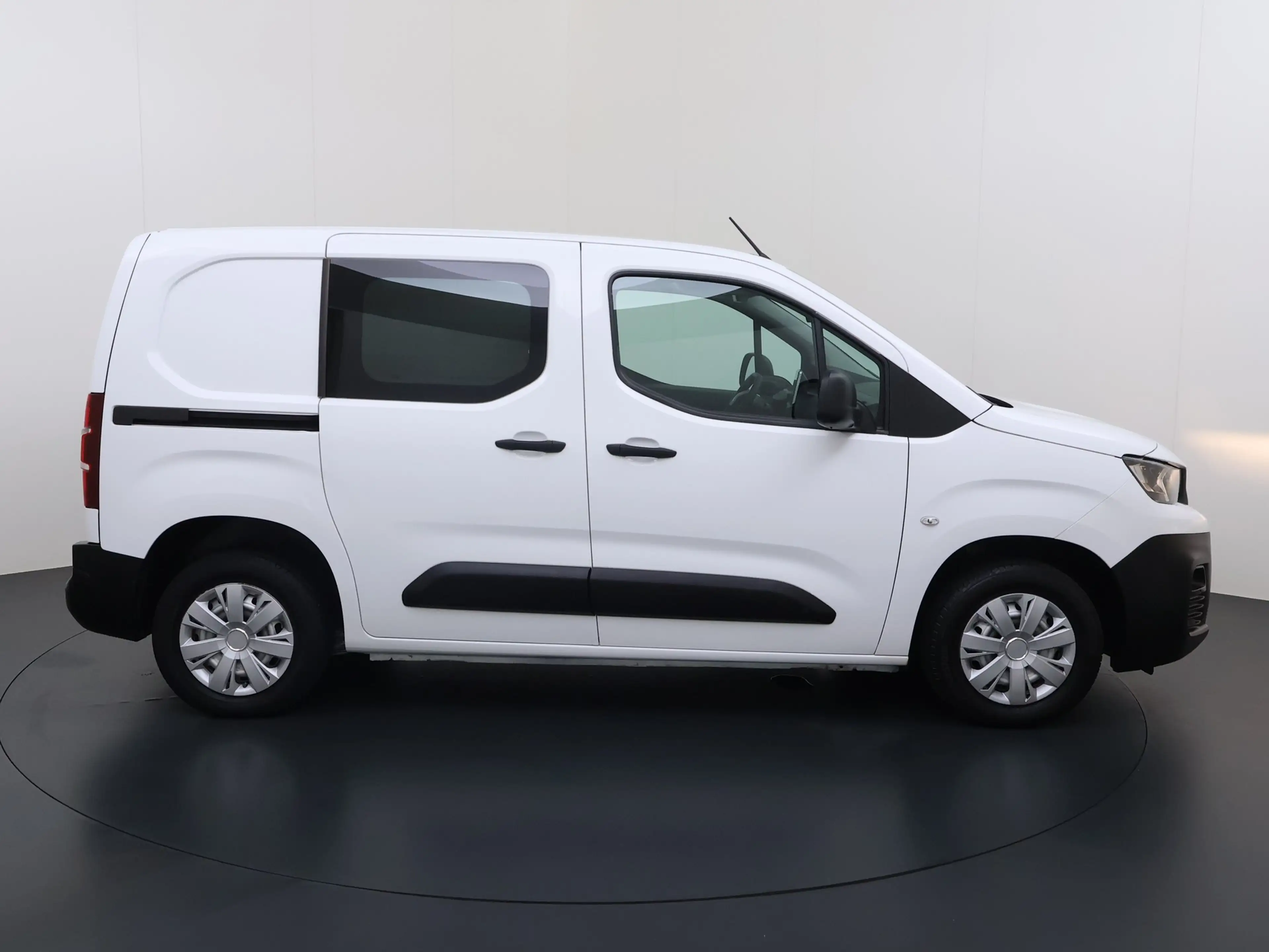Peugeot Partner 1.2 PureTech BENZINE Premium Airco, Cruise Control — photo 4