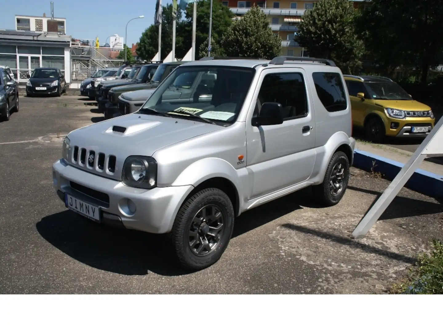 Suzuki Jimny Comfort Plateado - 2