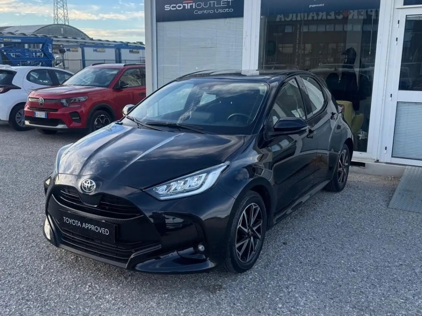 Toyota Yaris 1.0 VVT-i Trend Nero - 1