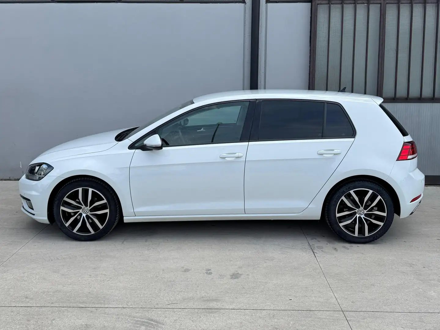 Volkswagen Golf Golf 5p 1.0 tsi Business 115cv Bianco - 1