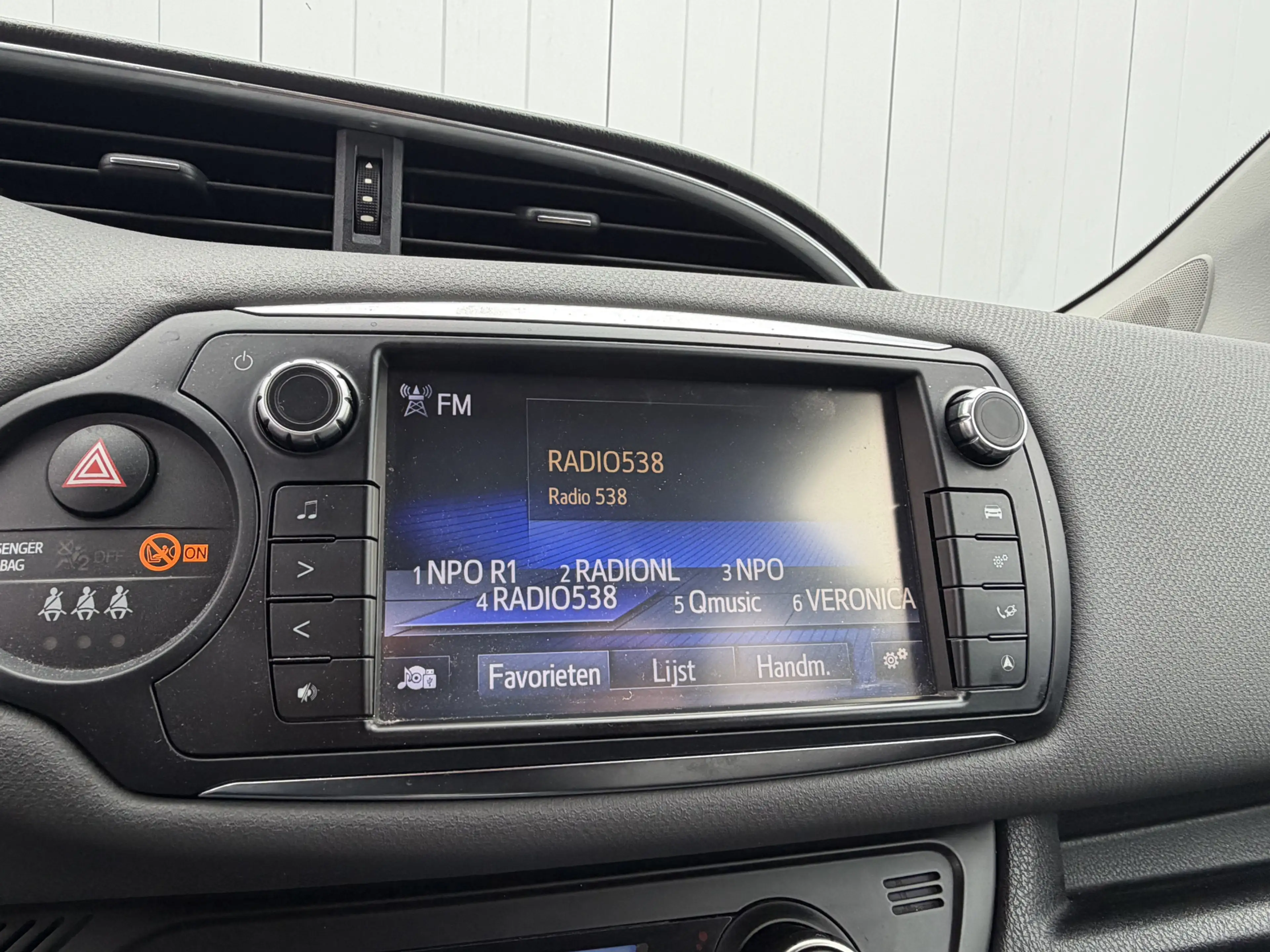 Toyota Yaris 1.5 Full Hybrid Dynamic Keyles LMV Camera — photo 11