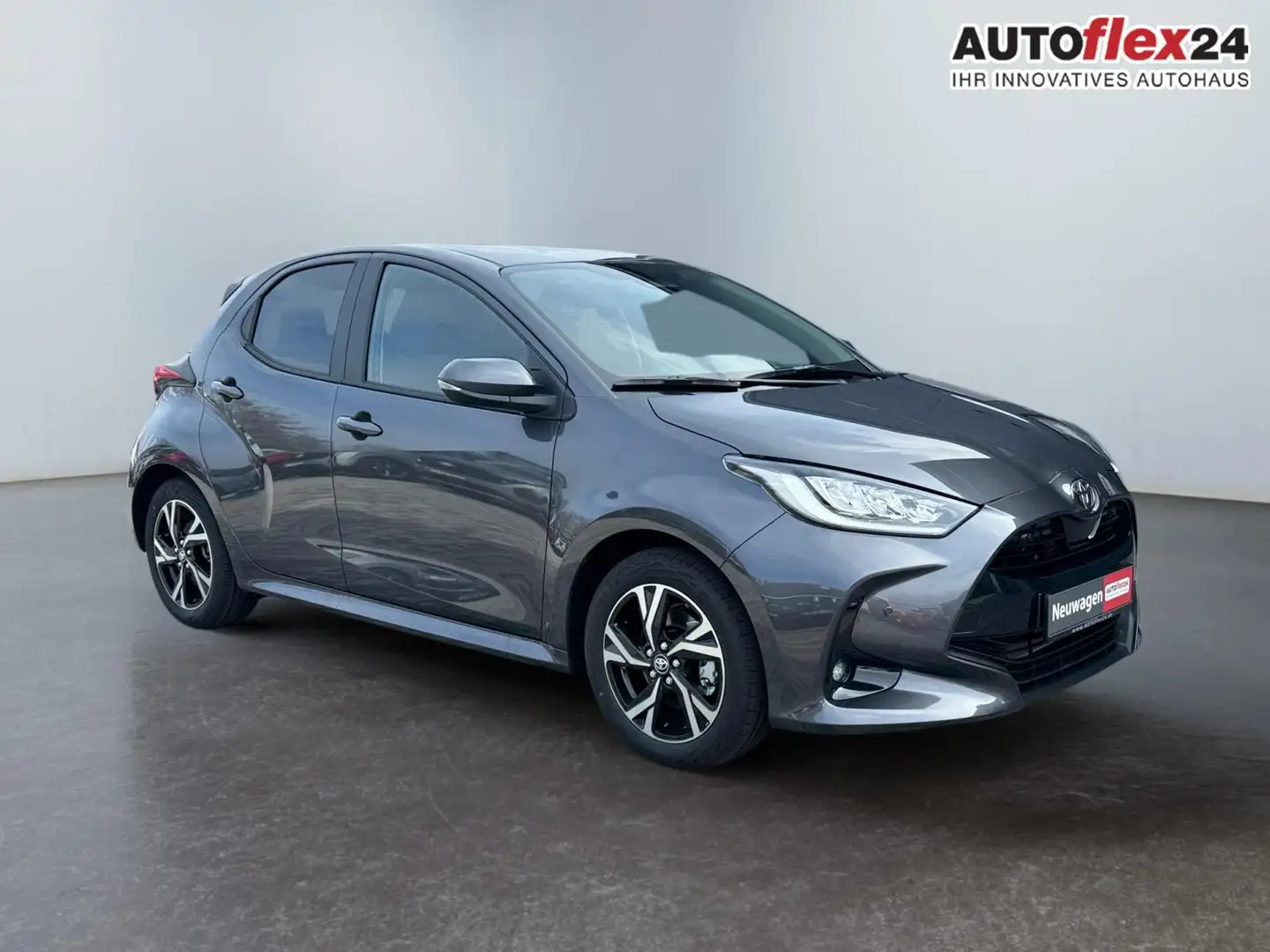 Toyota Yaris 1,5 CVT Hybrid Style ACC PDC Kam Spurh 1.5-l-VV... Grau - 1