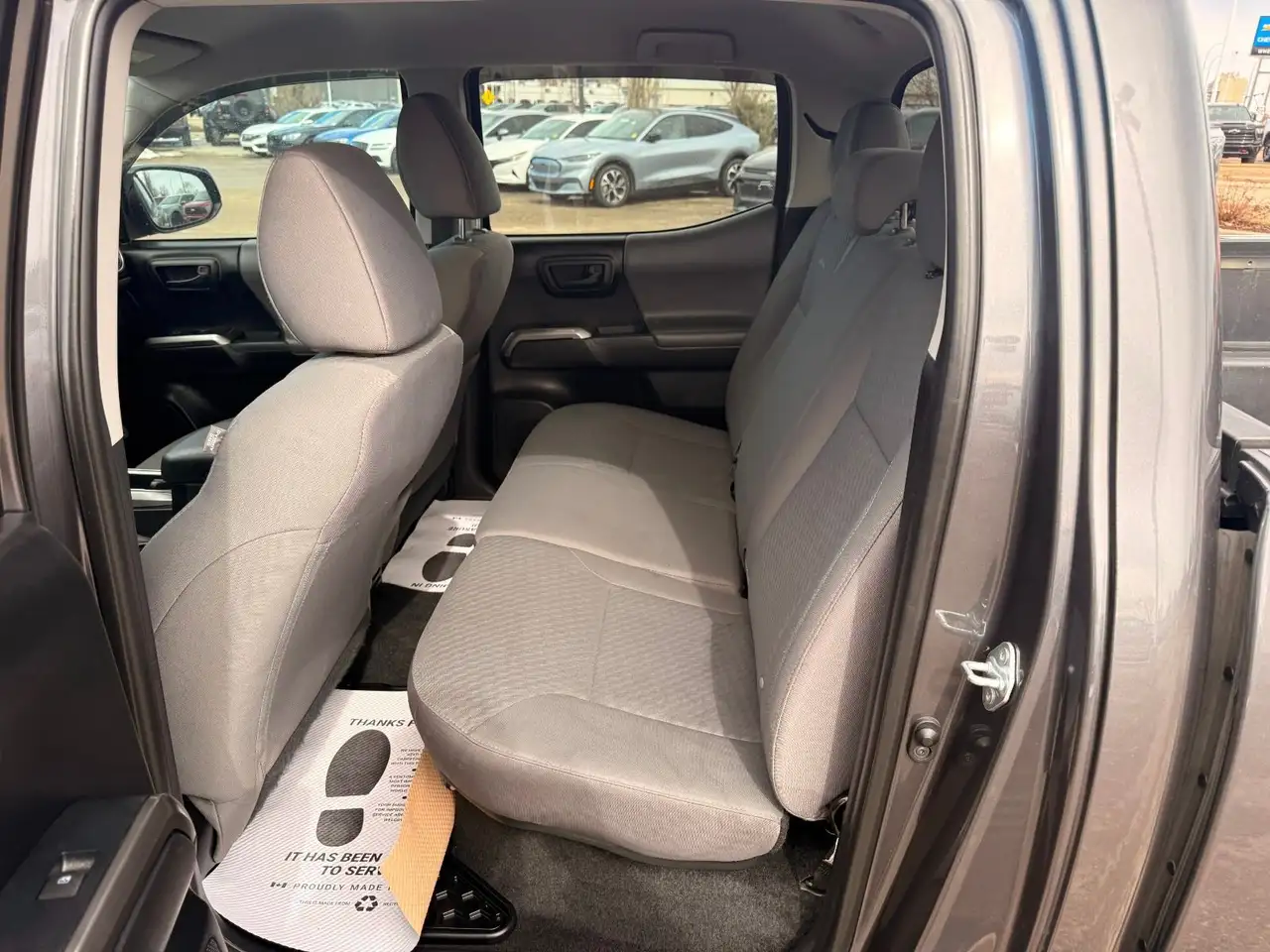Toyota Tacoma снимка Toyota Tacoma