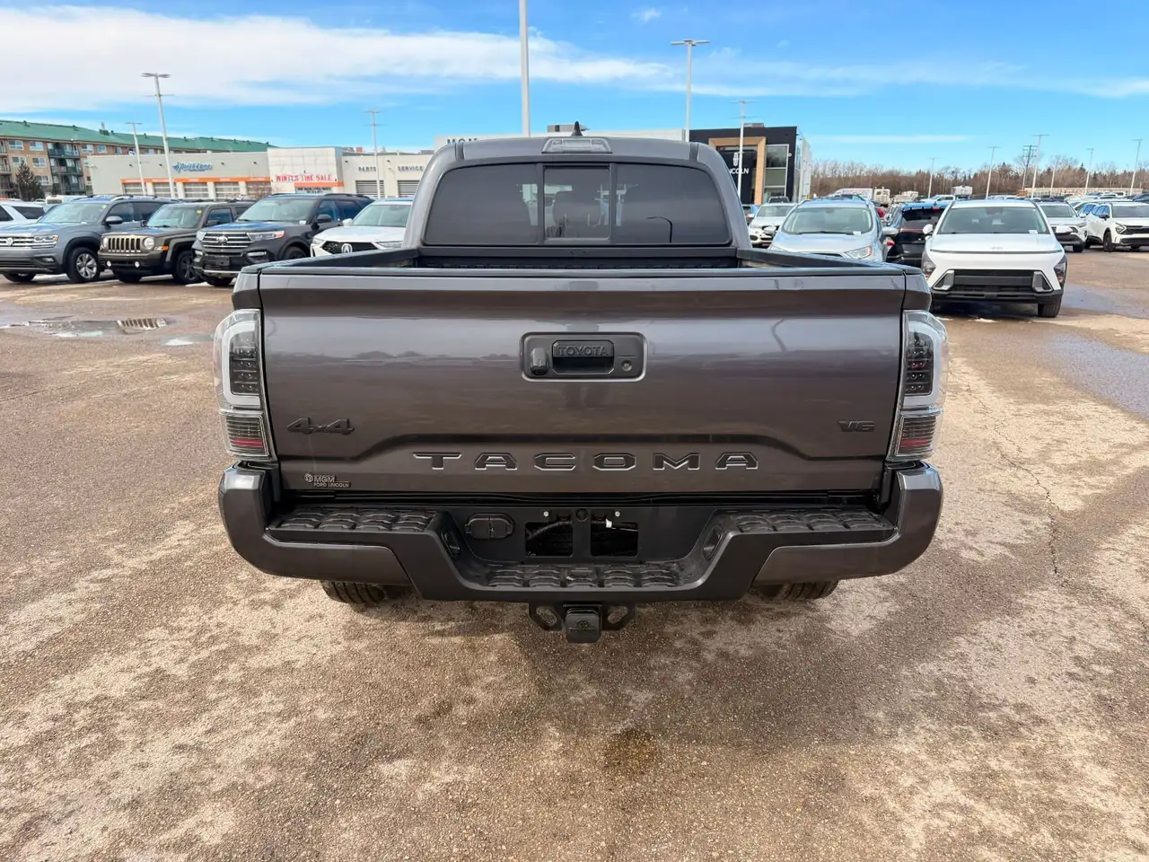 Toyota Tacoma снимка Toyota Tacoma