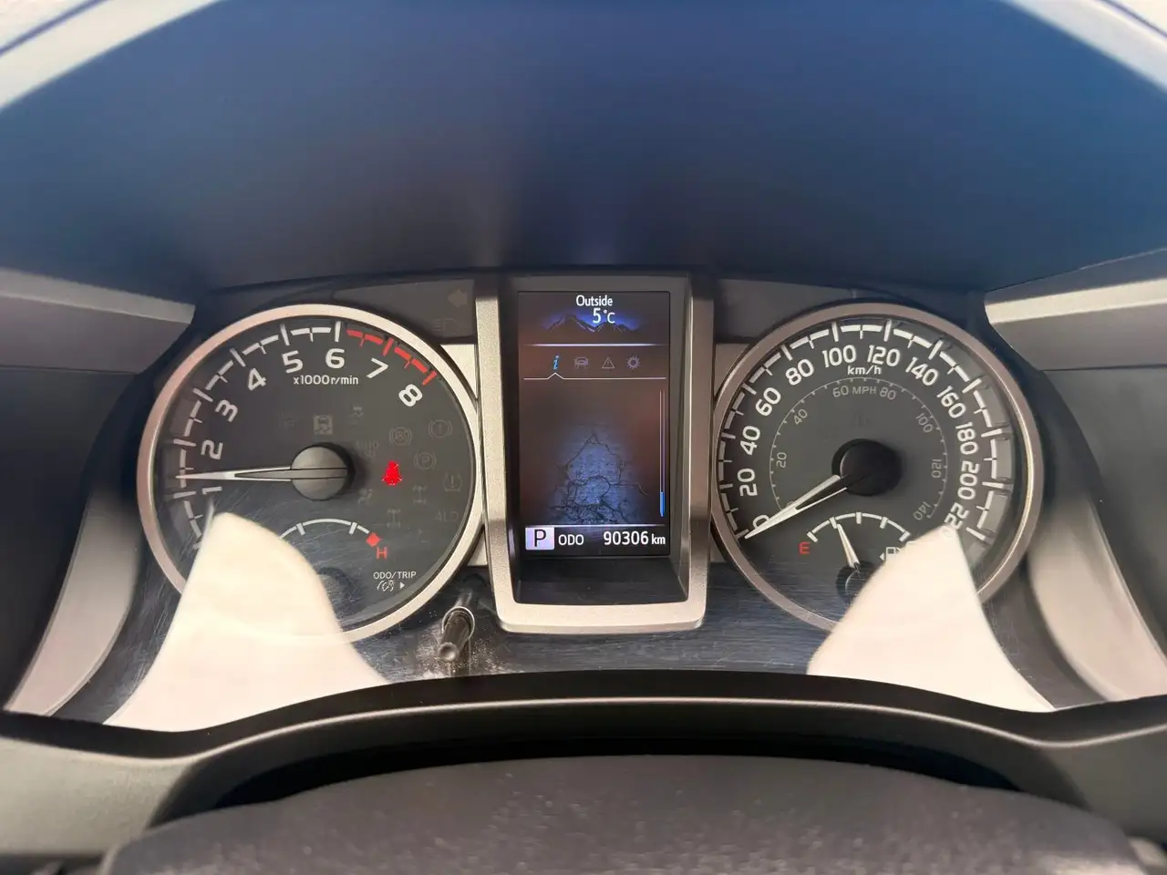 Toyota Tacoma снимка Toyota Tacoma