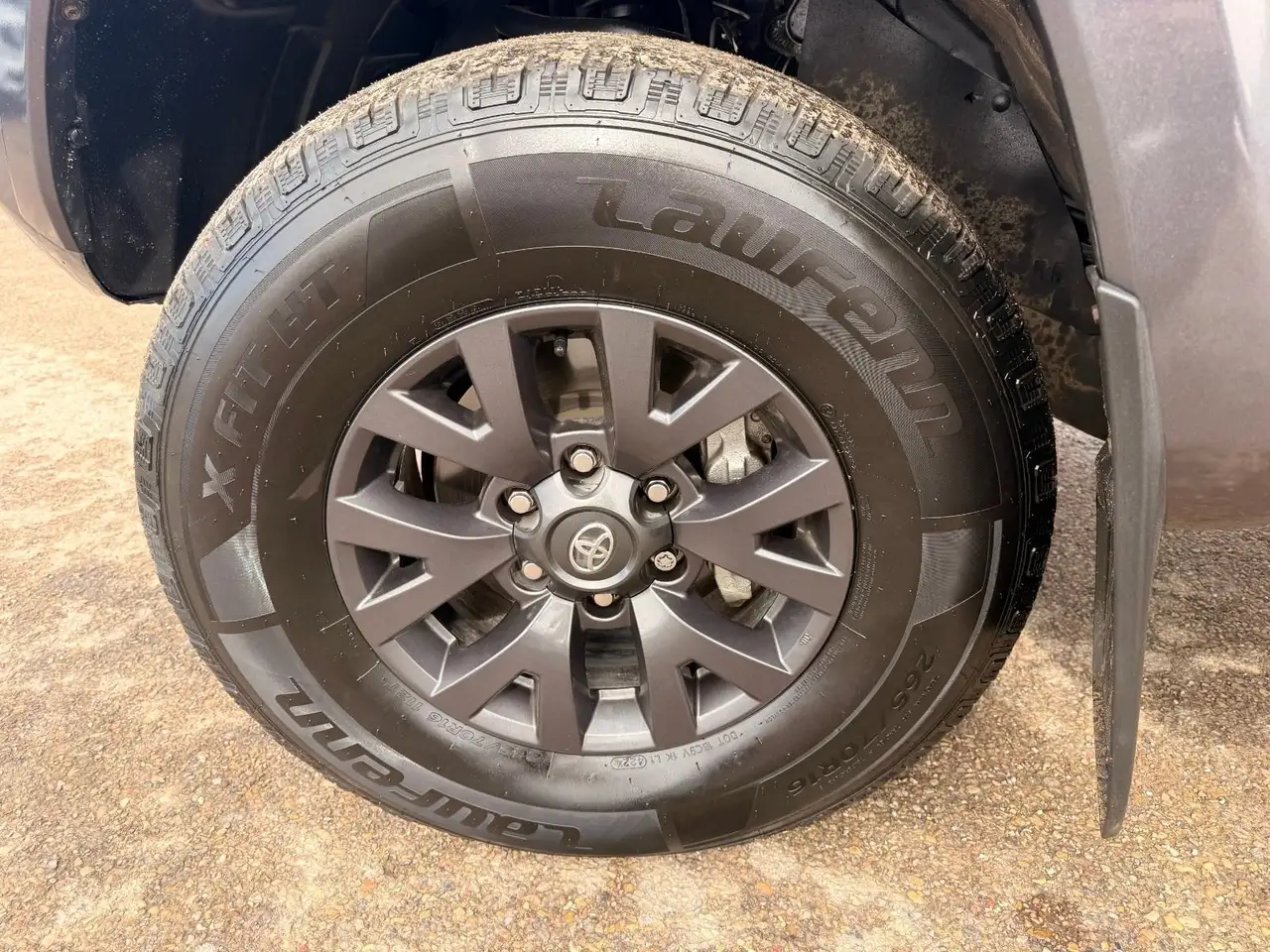 Toyota Tacoma снимка Toyota Tacoma