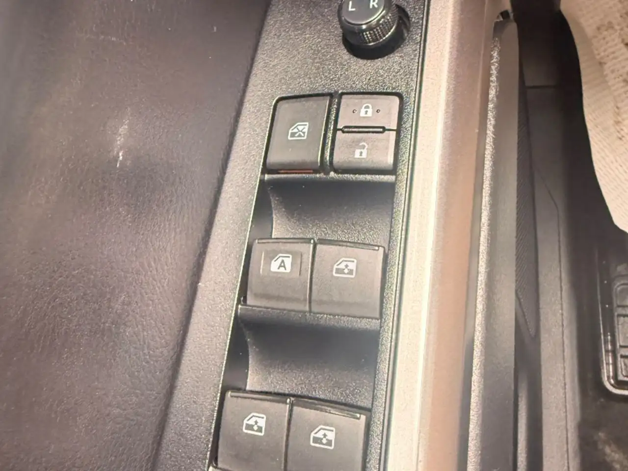 Toyota Tacoma снимка Toyota Tacoma