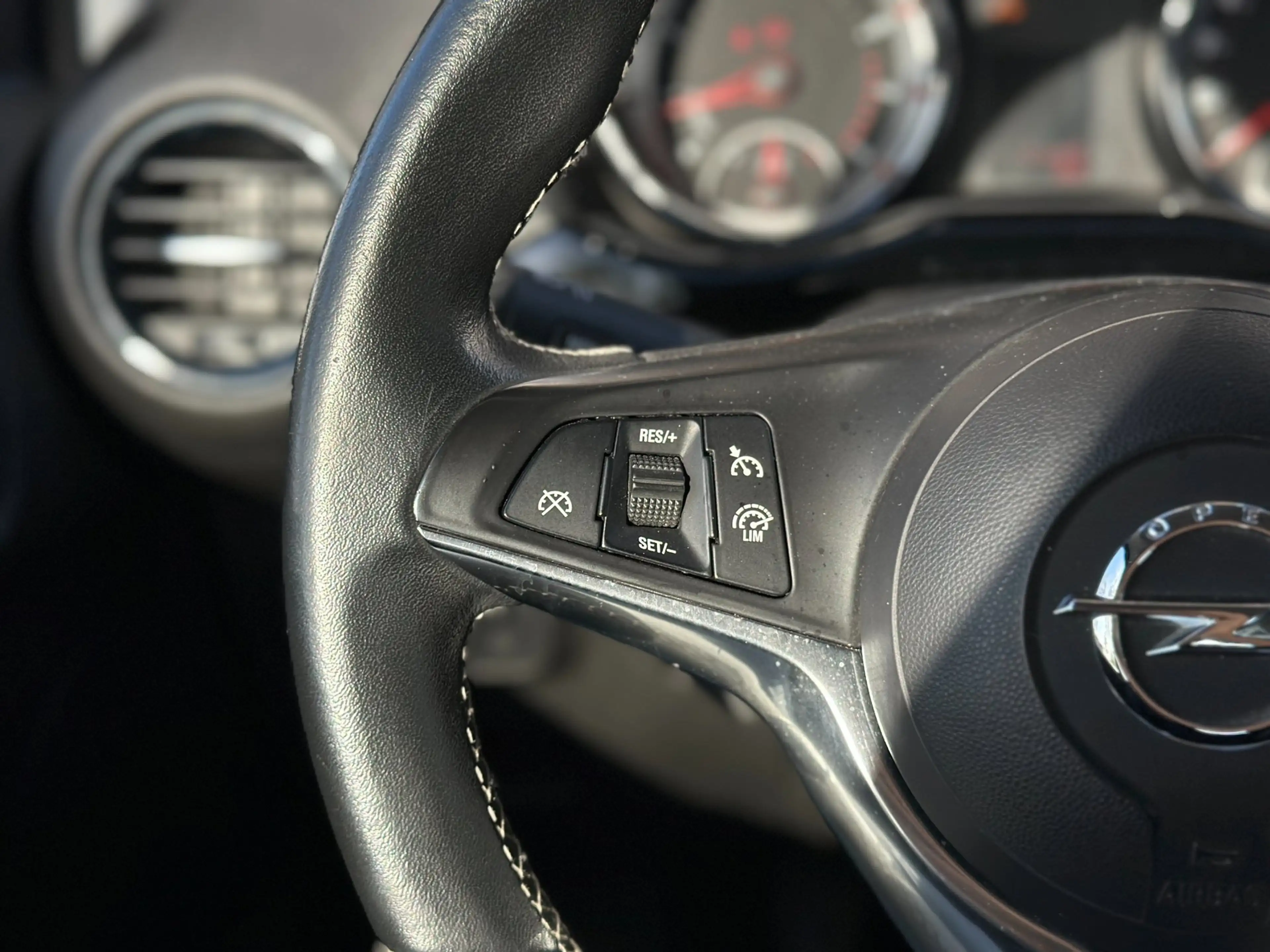 Opel Adam 1.2 Jam |Airco|Cruise|Bluetooth|Navi| — photo 11