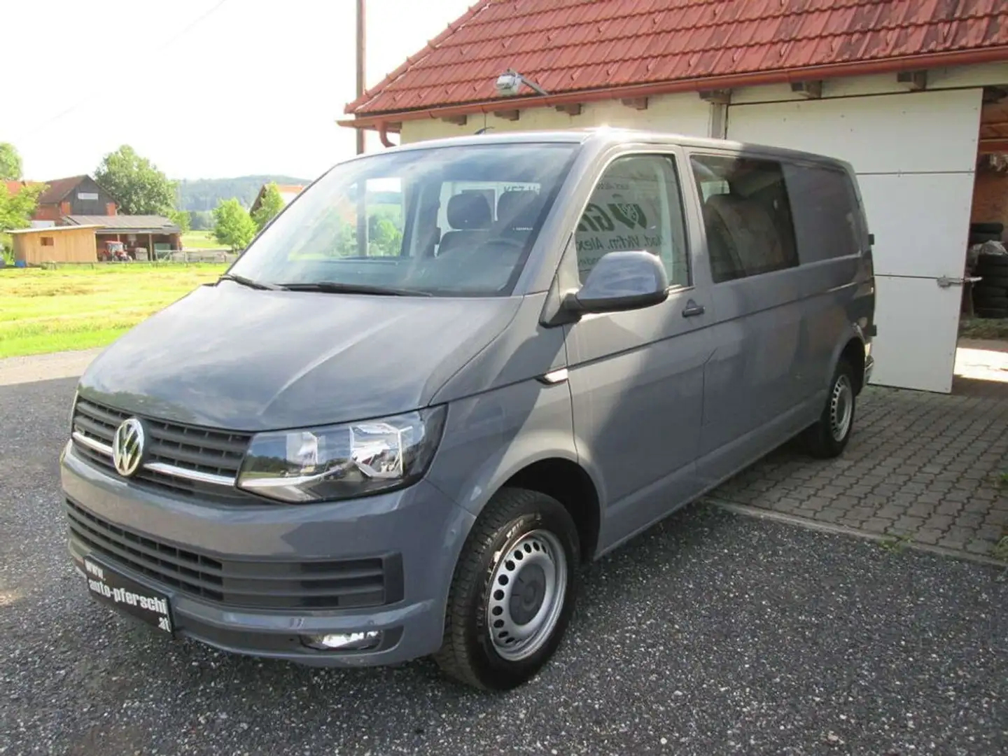 Volkswagen T6 Transporter Transvan lang 4Motion Grau - 2