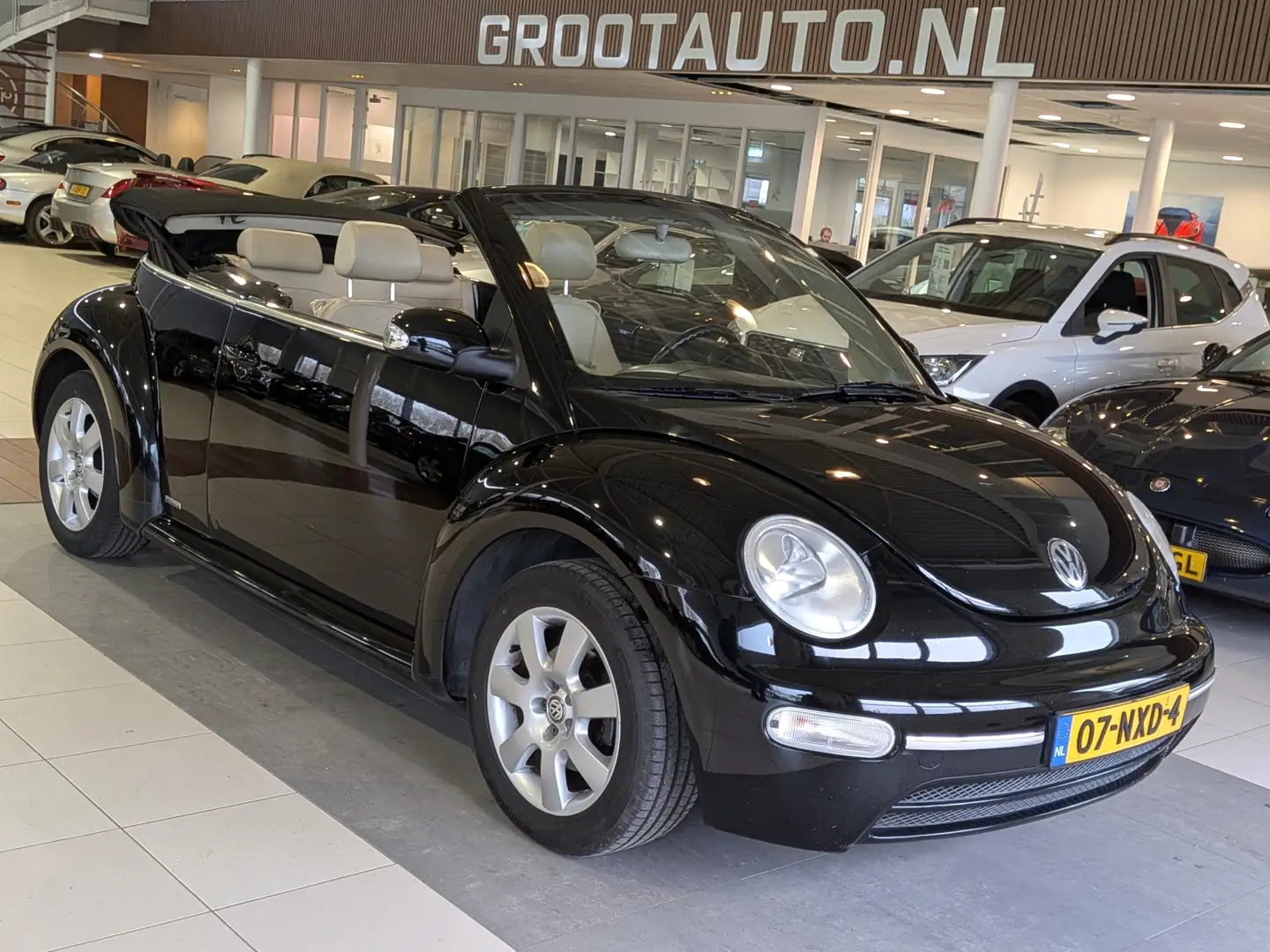 Volkswagen New Beetle Cabriolet 1.4 Turijn Comfort Airco, Leder, Stuurbe Zwart - 1