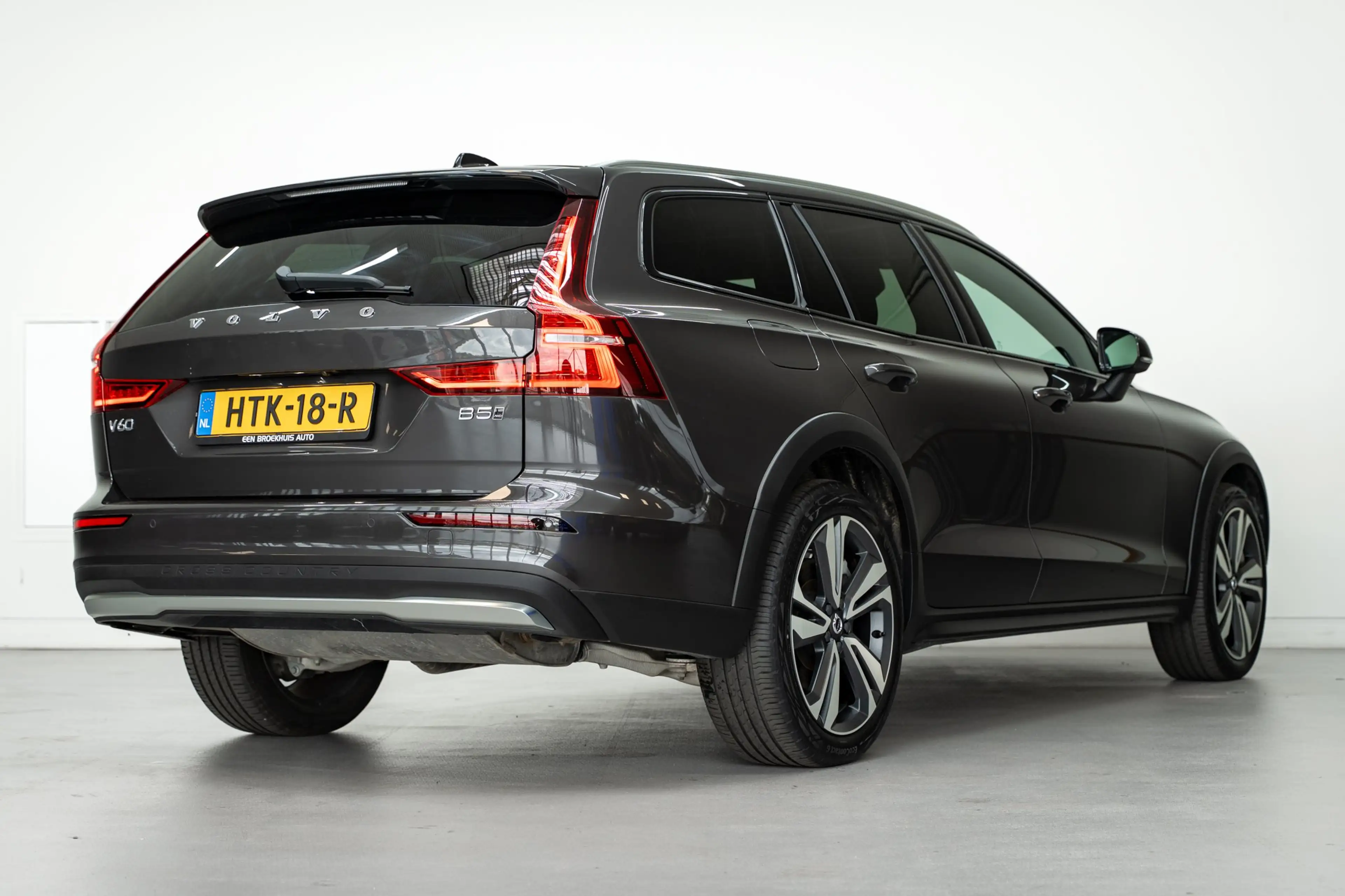 Volvo V60 Cross Country V60 B5 250PK Plus Bright Cross Country | Adap crui — photo 3