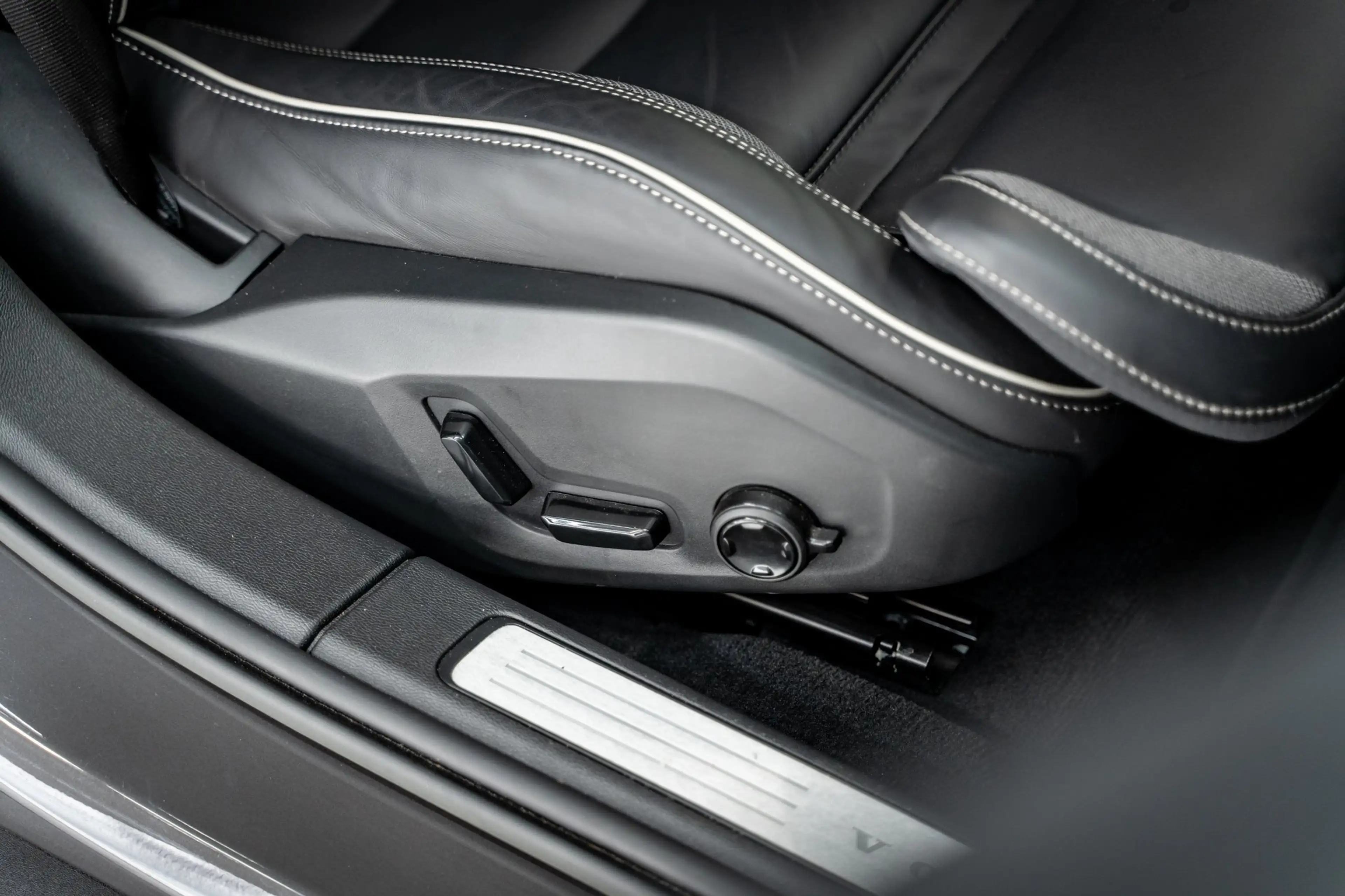 Volvo V60 Cross Country V60 B5 250PK Plus Bright Cross Country | Adap crui — photo 11