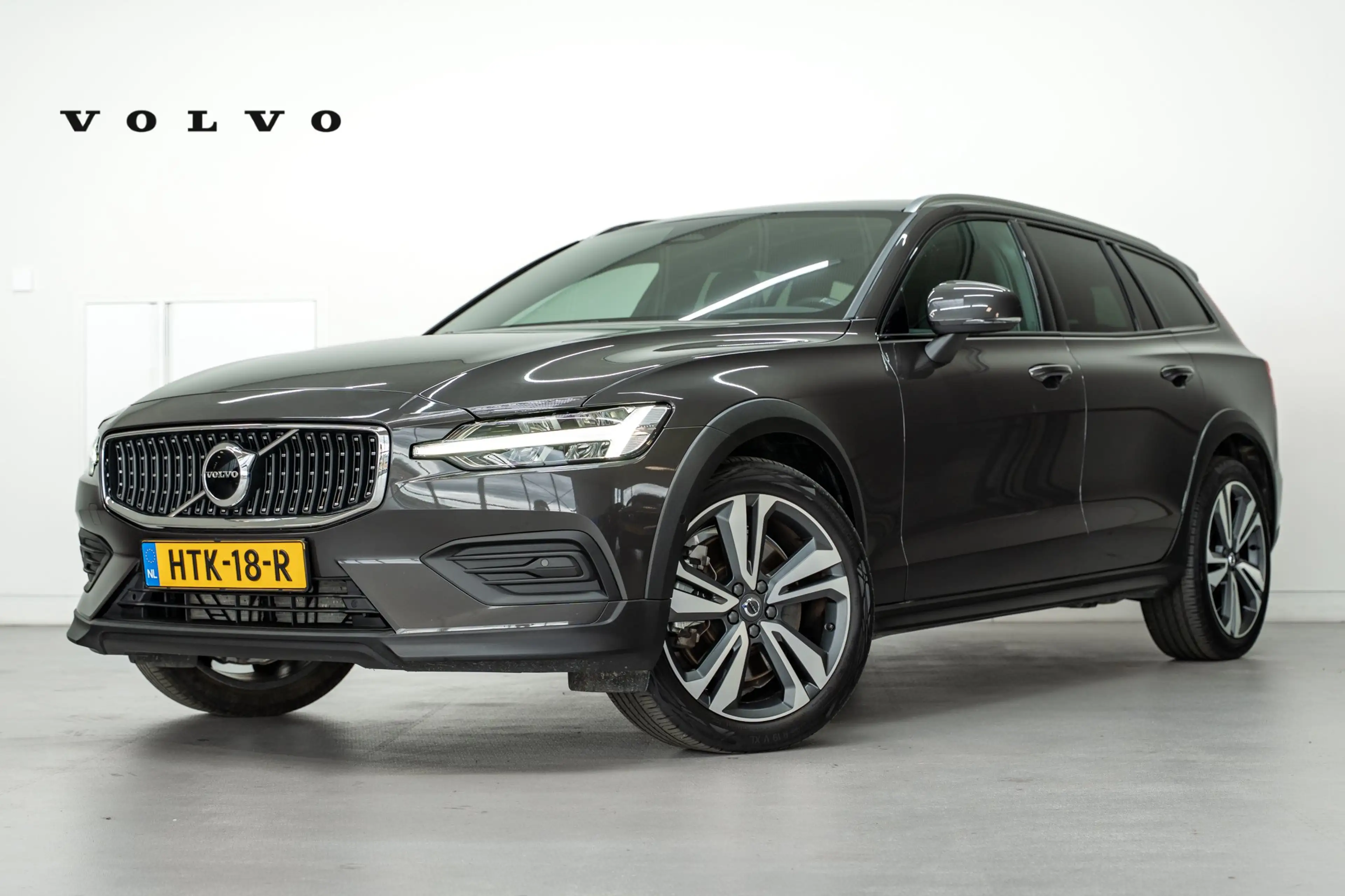 Volvo V60 Cross Country V60 B5 250PK Plus Bright Cross Country | Adap crui