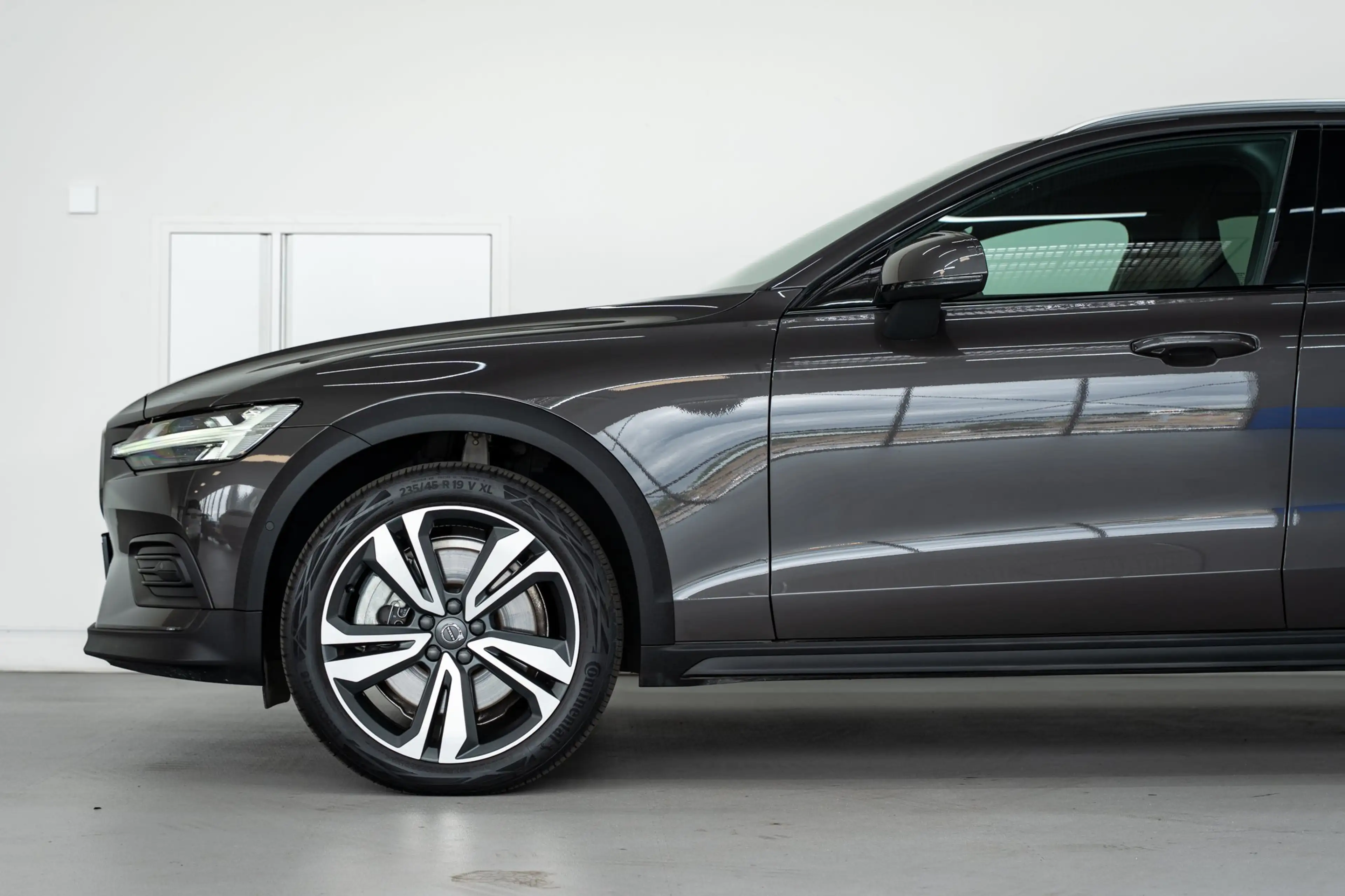 Volvo V60 Cross Country V60 B5 250PK Plus Bright Cross Country | Adap crui — photo 12