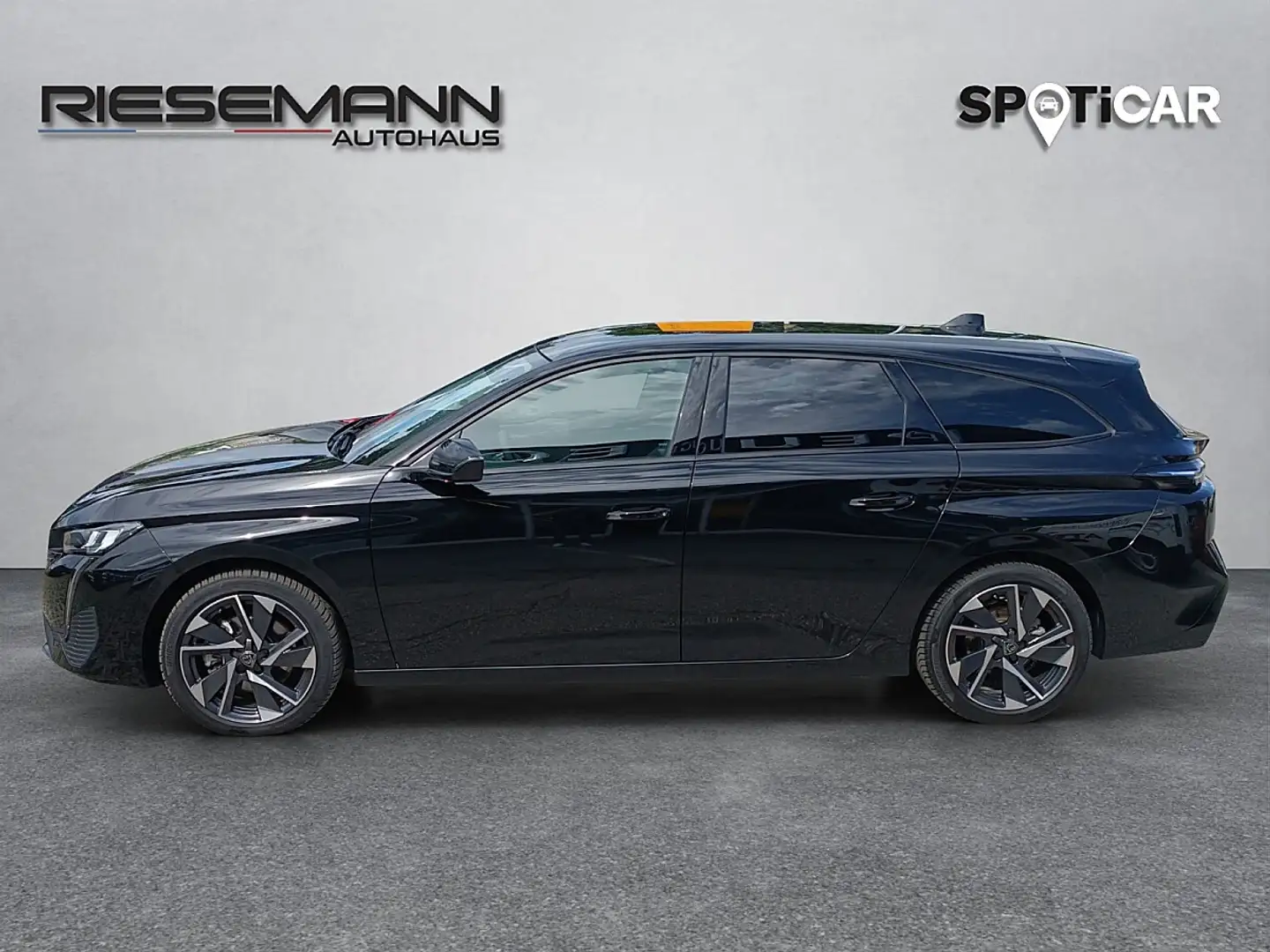 Peugeot 308 SW Hybrid 145 e-DSC6 Allure Schwarz - 2