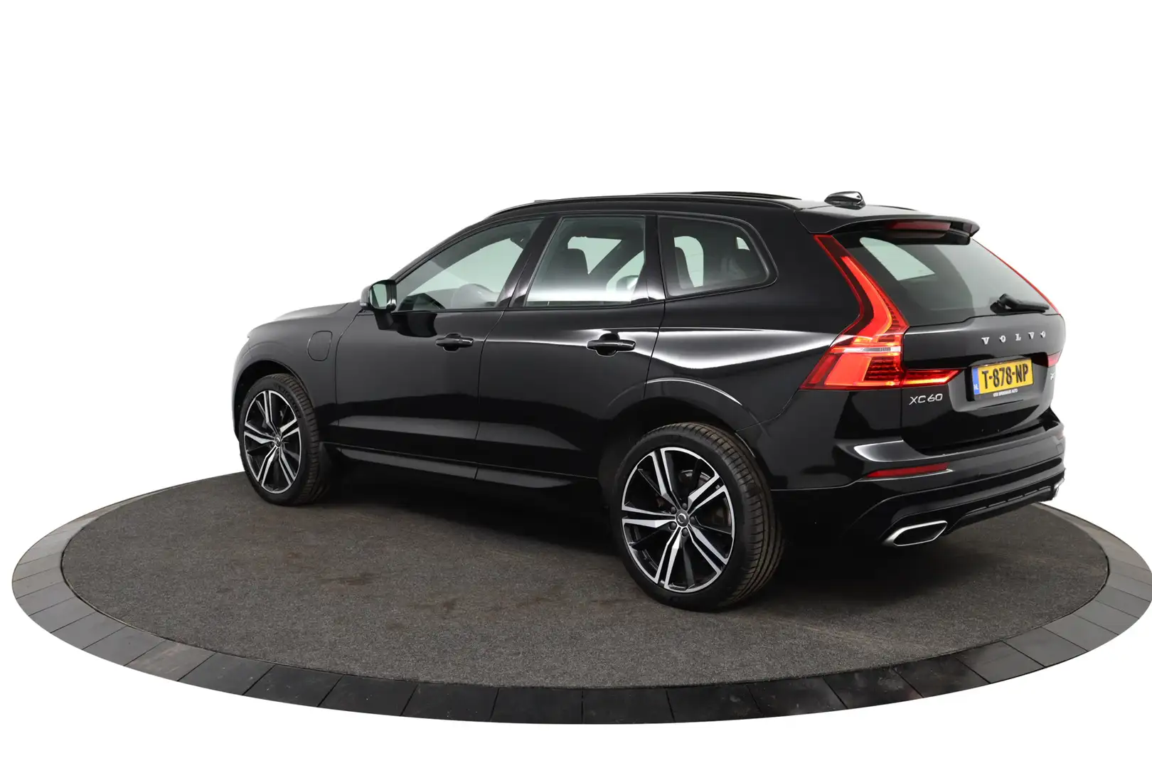 Volvo XC60 2.0 Recharge T8 AWD Inscription | Trekhaak | Camer Zwart - 2
