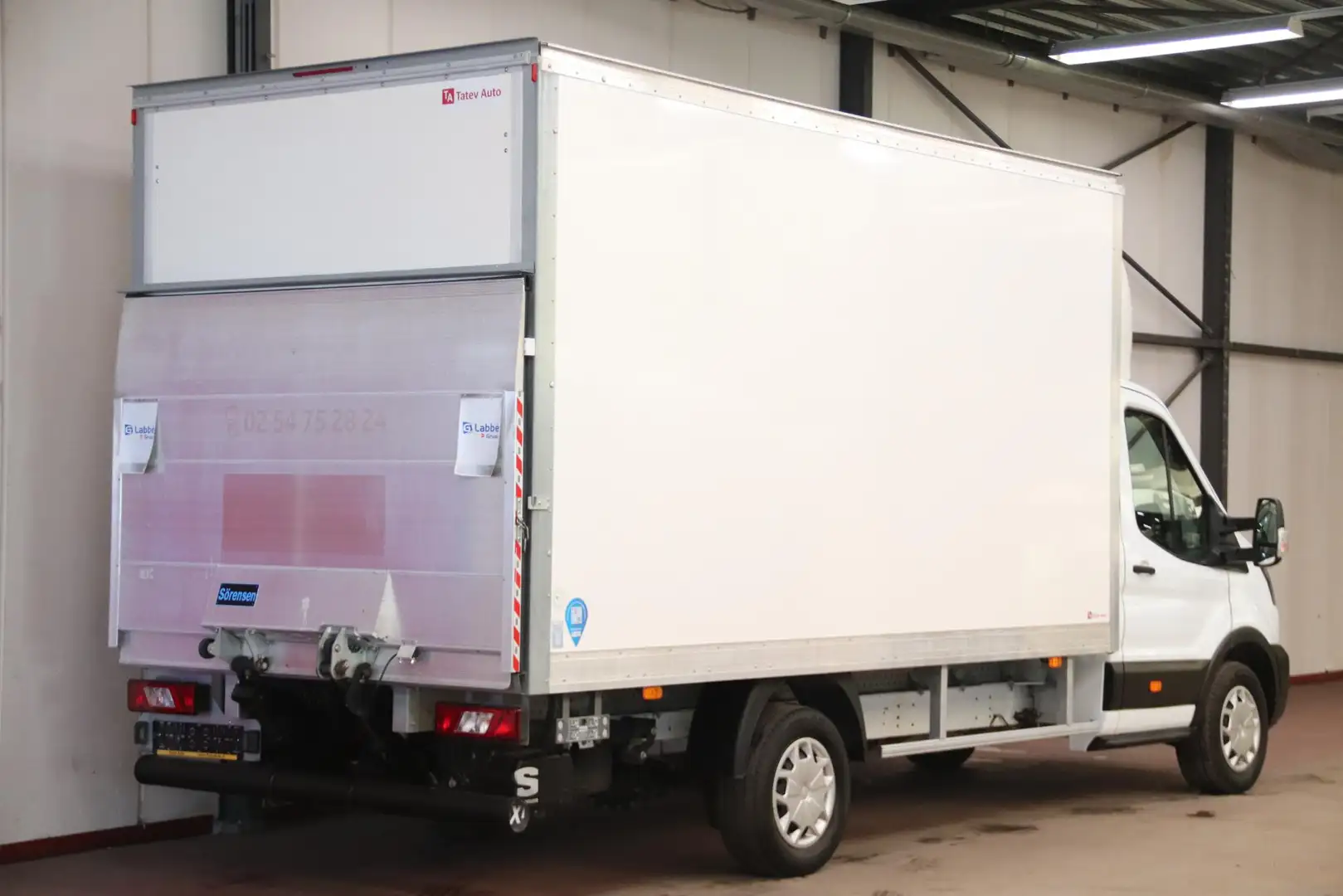 Ford Transit 2.0 TDCI BAKWAGEN MEUBELBAK AIRCO EURO 6 Wit - 2