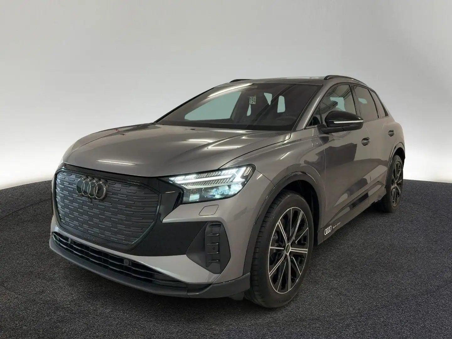 Audi Q4 e-tron Q4 45 e-tron 210 kW Grau - 2