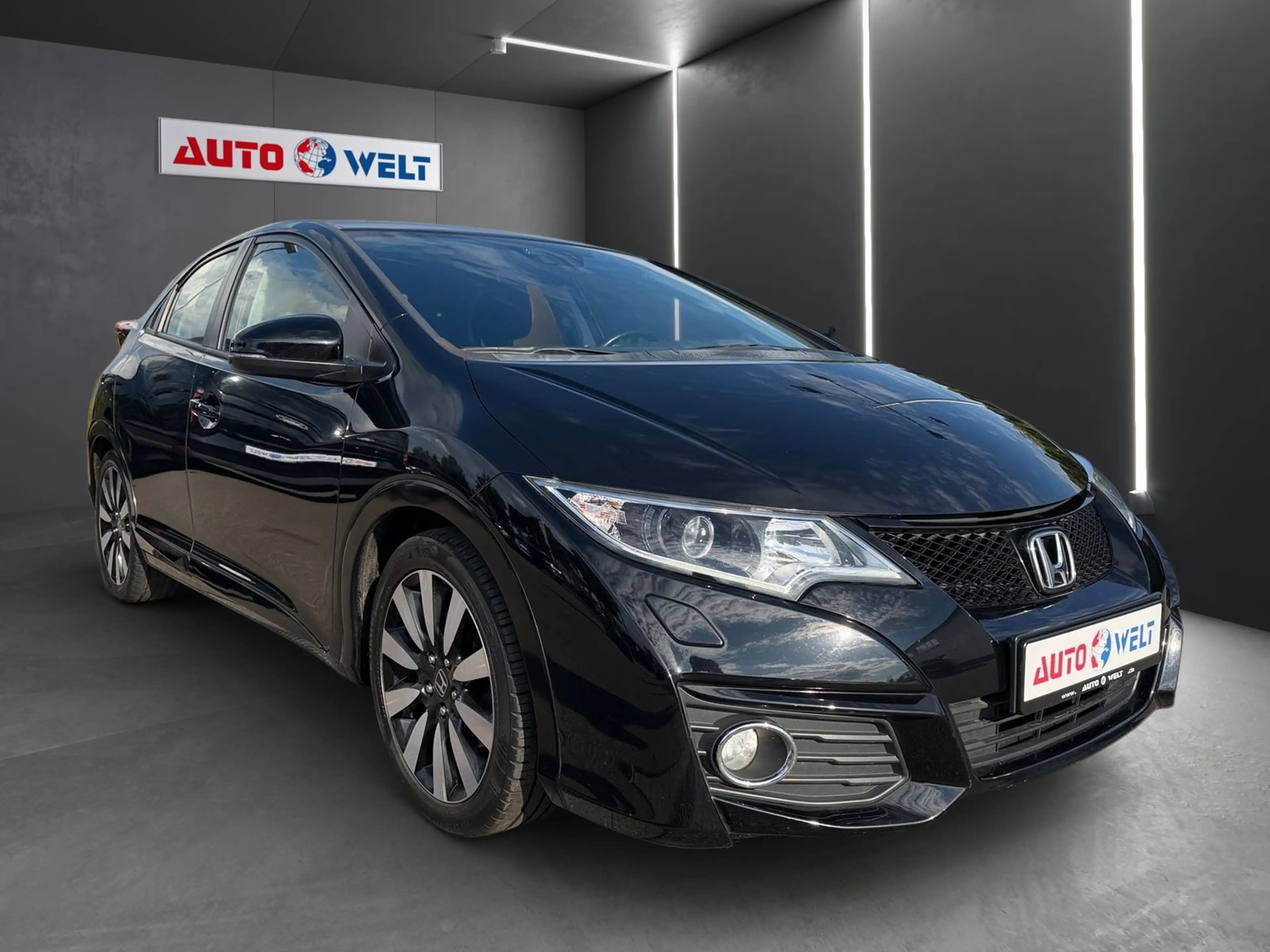 Honda Civic 1.4 Sport Tempomat Sitzheizung AHK Kamera — photo 2