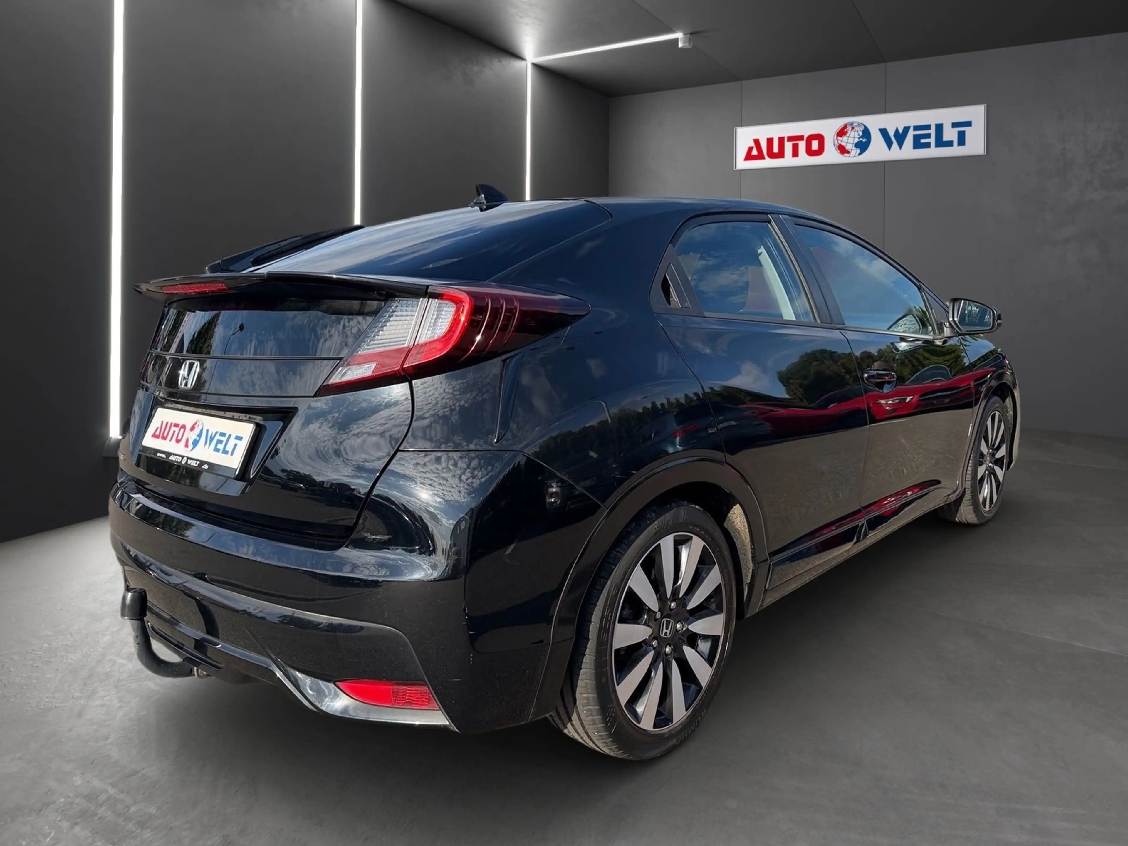 Honda Civic 1.4 Sport Tempomat Sitzheizung AHK Kamera — photo 4