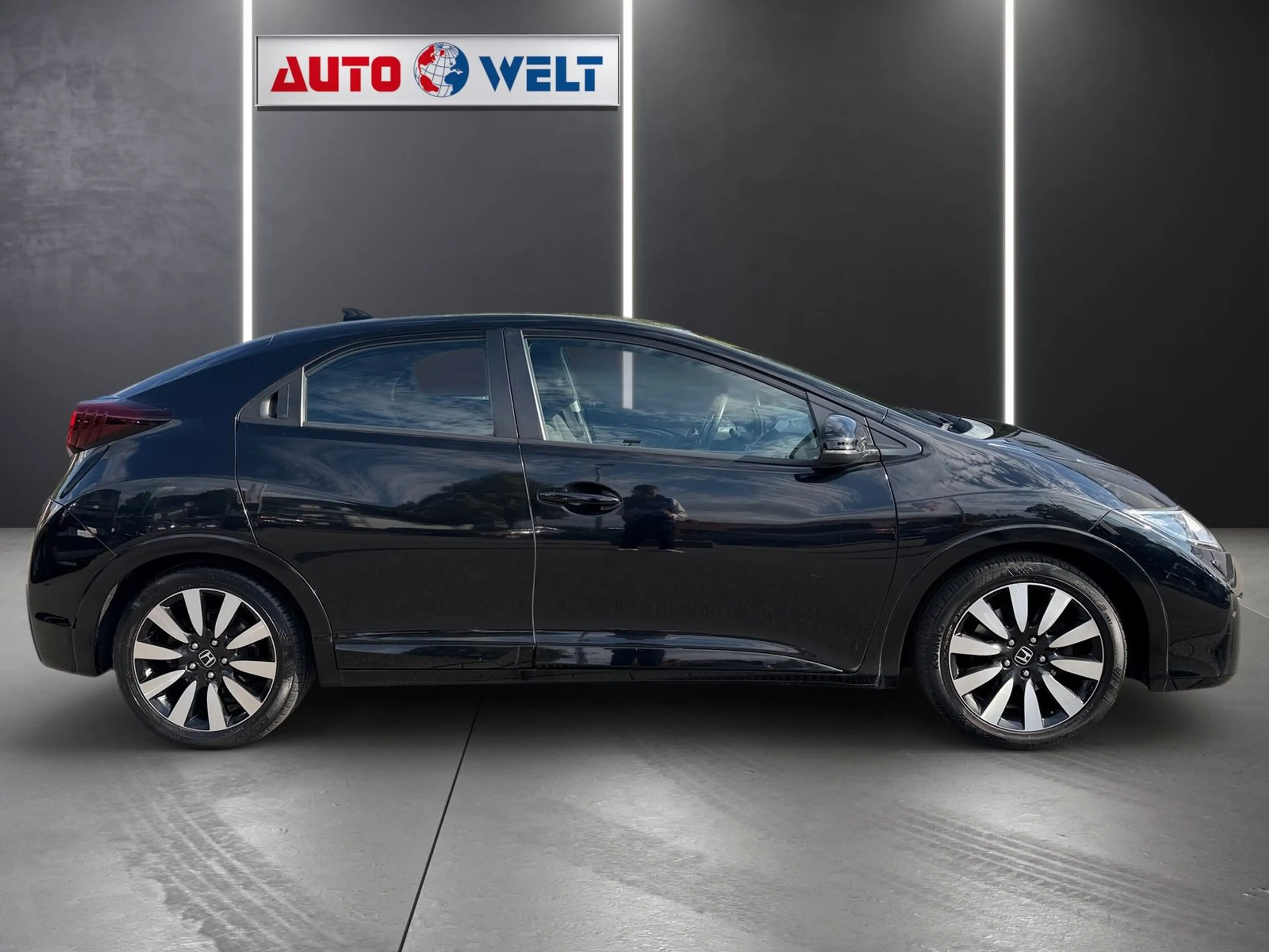 Honda Civic 1.4 Sport Tempomat Sitzheizung AHK Kamera — photo 3