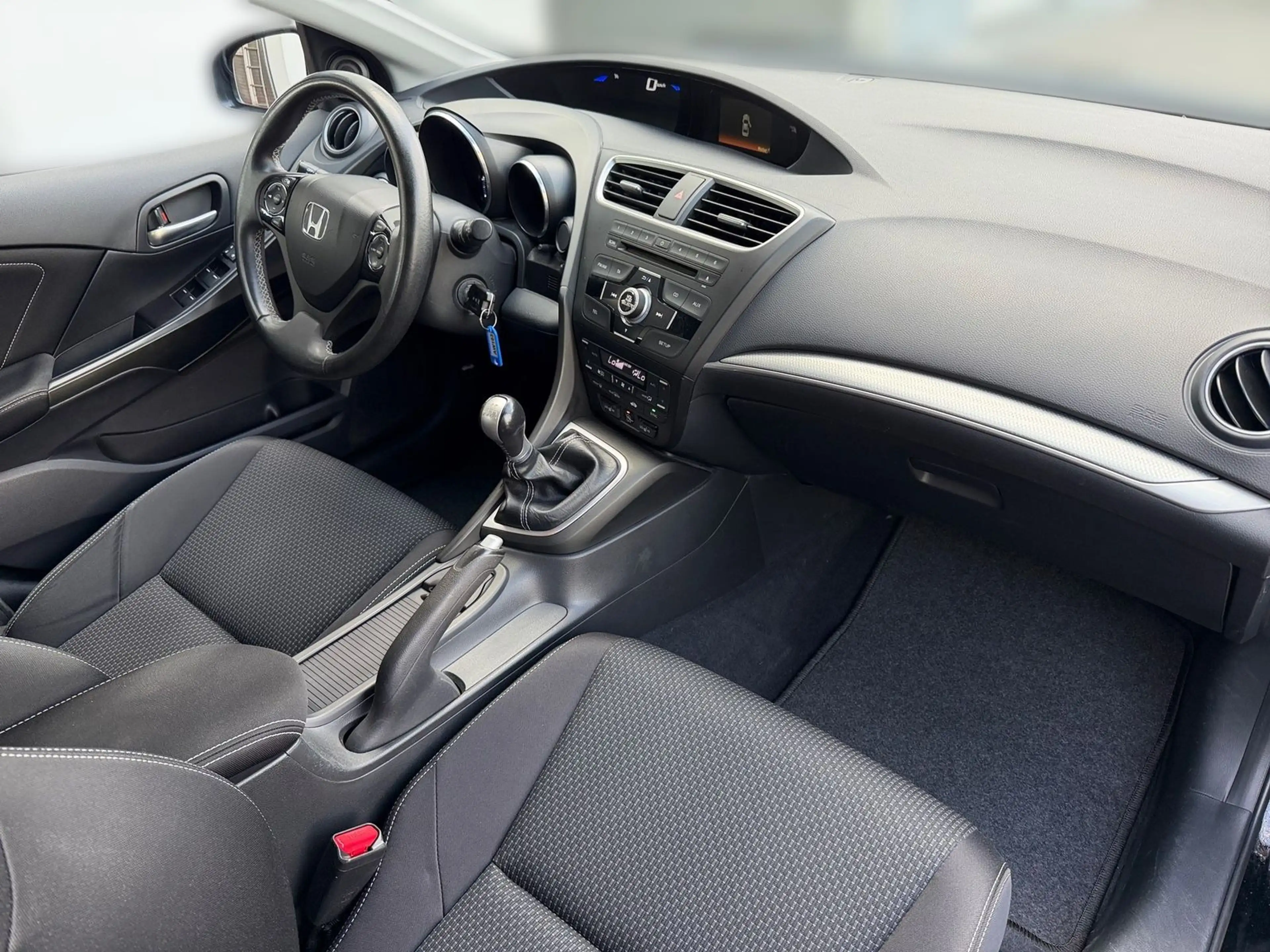 Honda Civic 1.4 Sport Tempomat Sitzheizung AHK Kamera — photo 14