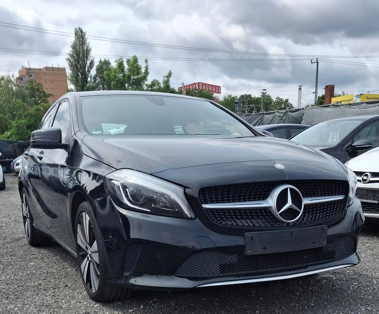 Mercedes-Benz A 160 1, Hand ( 114000 Km ) Schwarz - 2