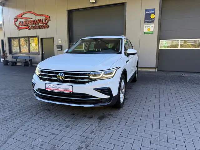 Volkswagen Tiguan Elegance *DSG*AHK *App * Kamera *DAB *LED