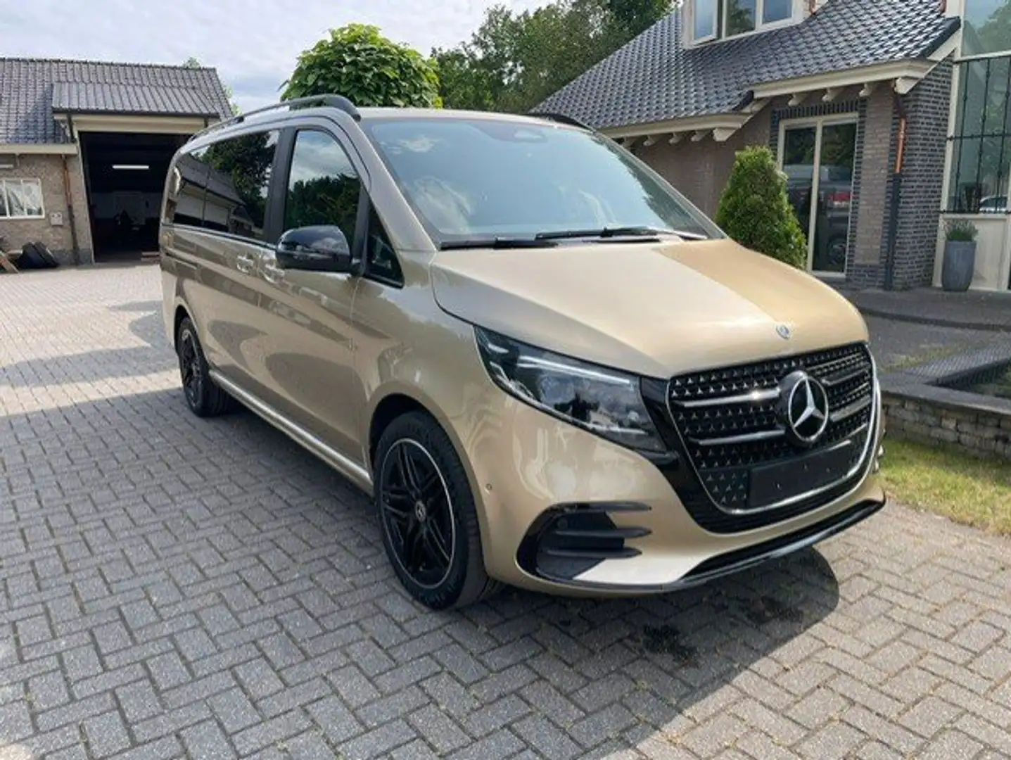 Mercedes-Benz V 300 d 4MATIC AMG LINE LANG WIDESCREEN CAMERA - 1