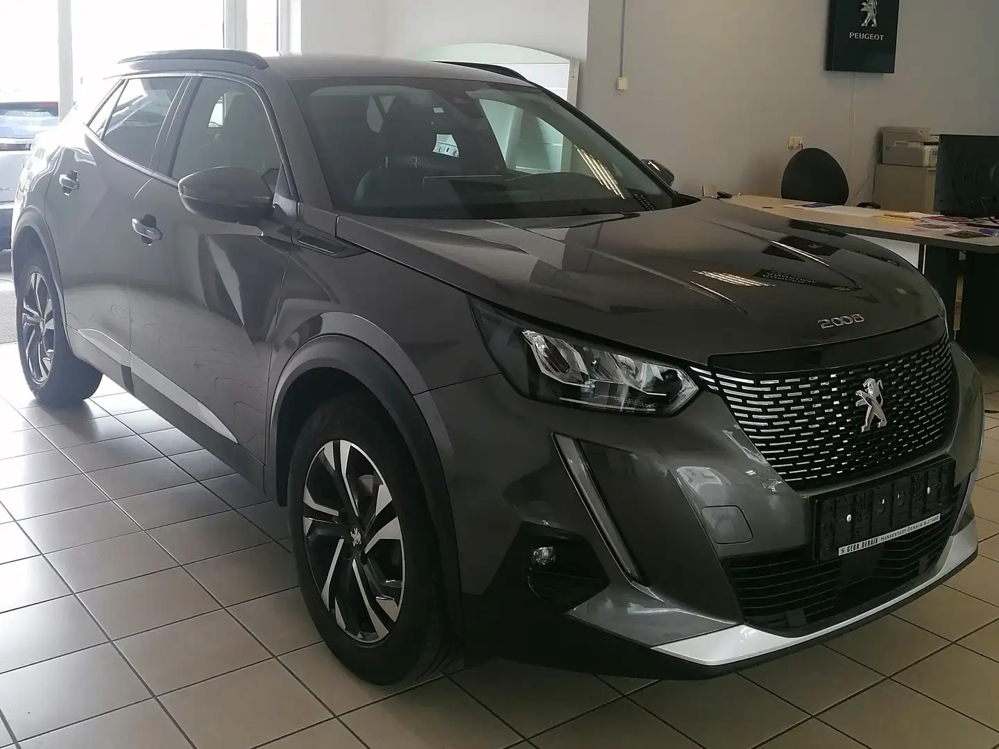 Peugeot 2008 Allure Pack 100 Navig Klimaautom Shz Kamera Grau - 2