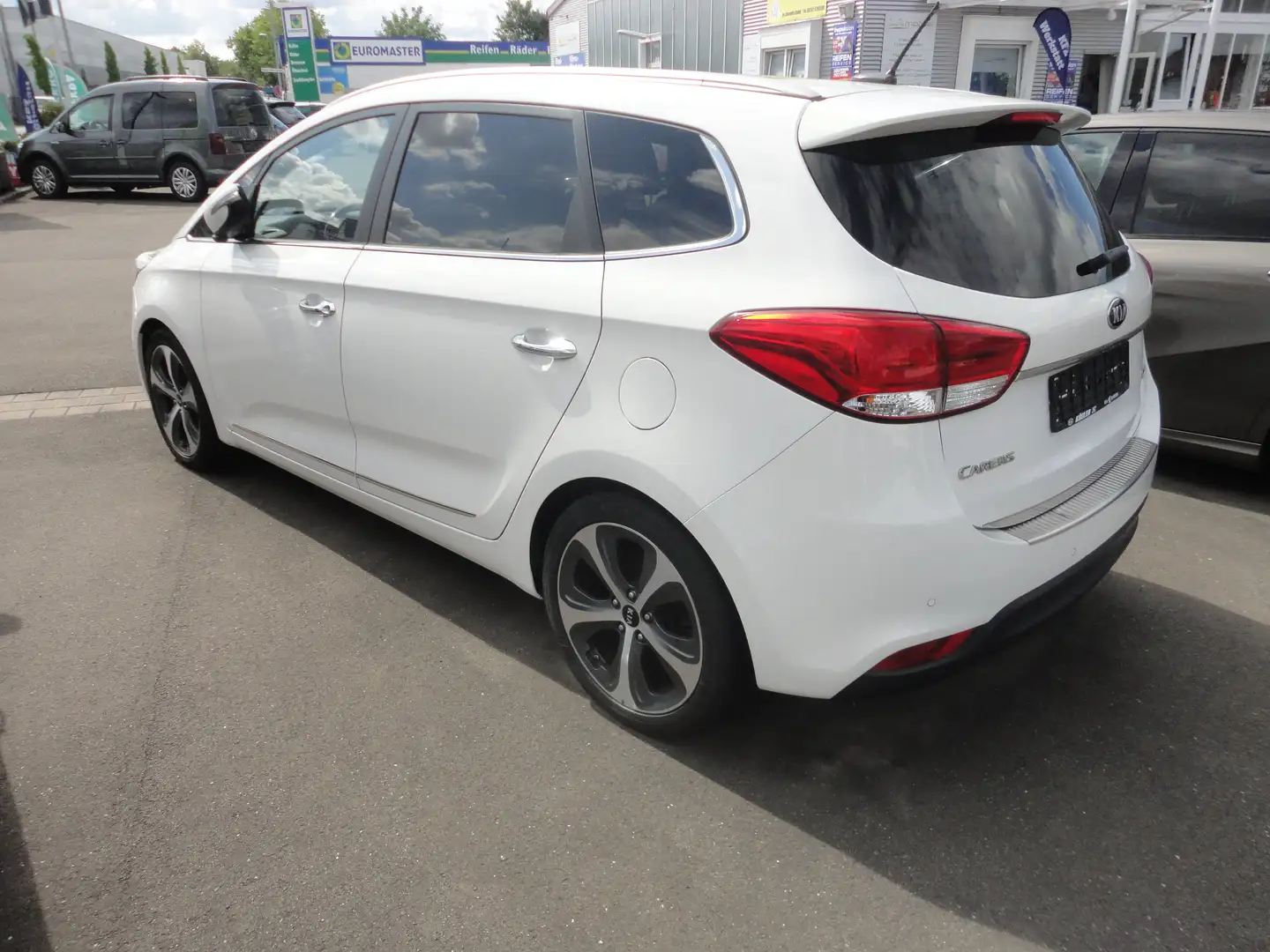 Kia Carens Spirit Beyaz - 2