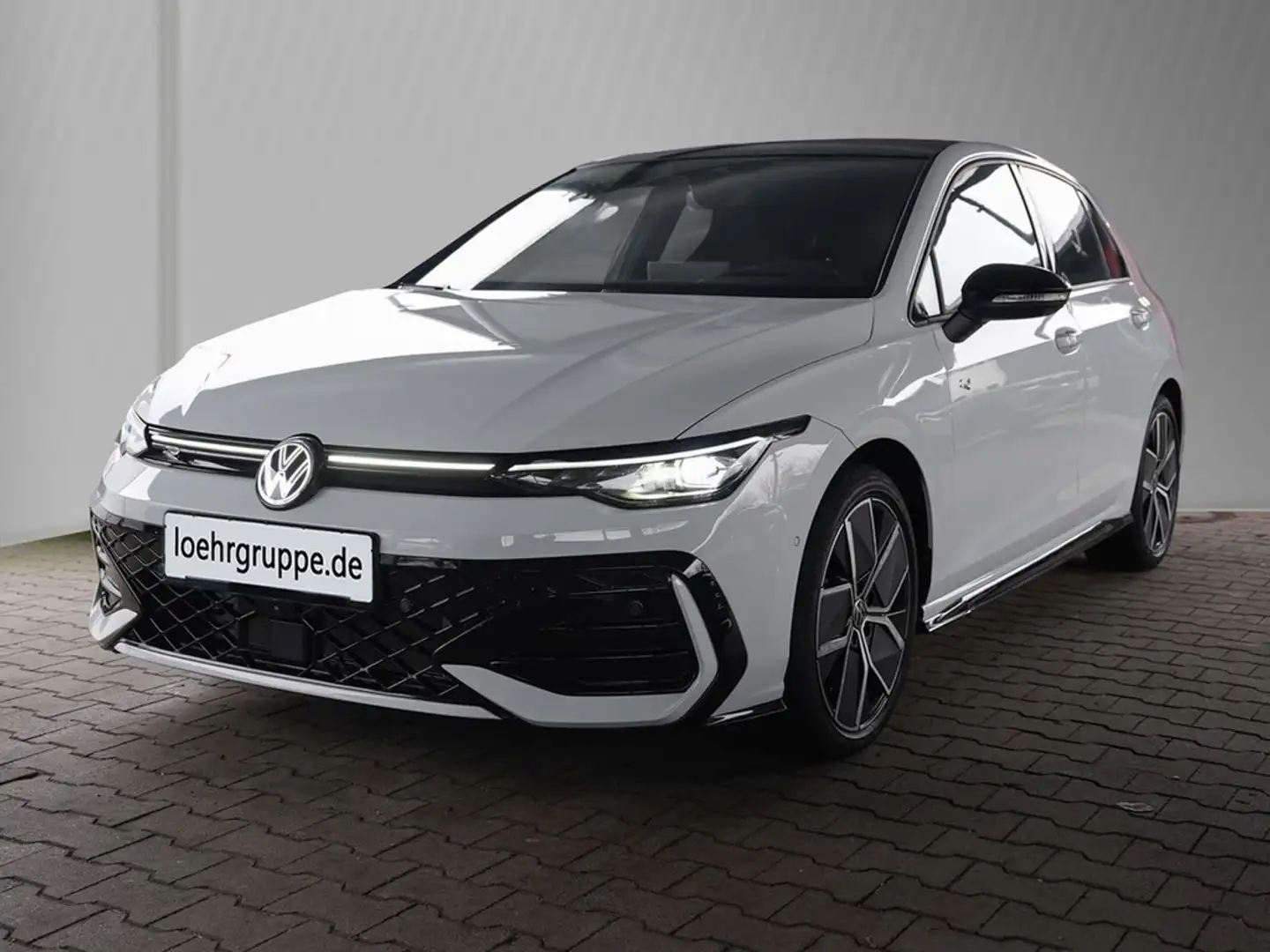 Volkswagen Golf VIII 1,5 eTSI DSG R-Line Black-Style,Matrix-LED... Weiß - 2