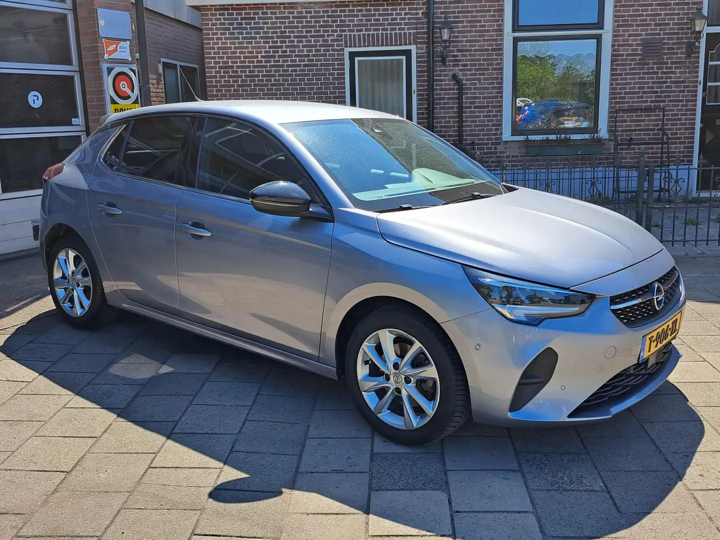 Opel Corsa 1.2 Elegance Grijs - 2