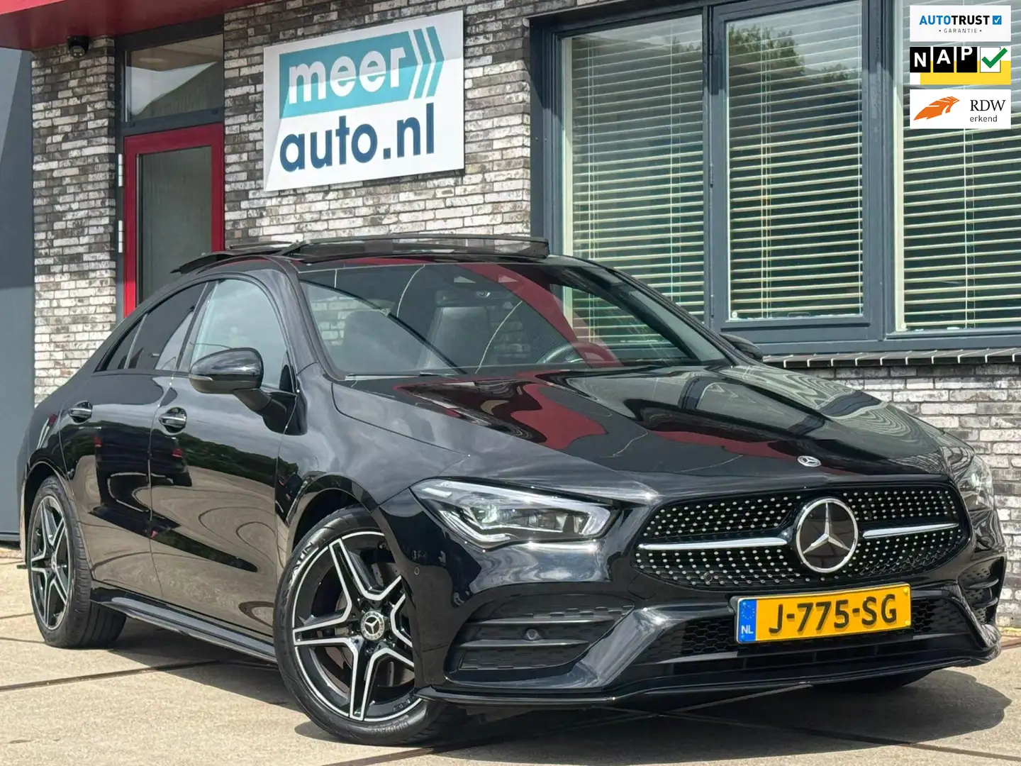 Mercedes-Benz CLA 200 AMG VOL! l PANO l MATRIX l ACC l BLID SPOT l KEYLE Noir - 1