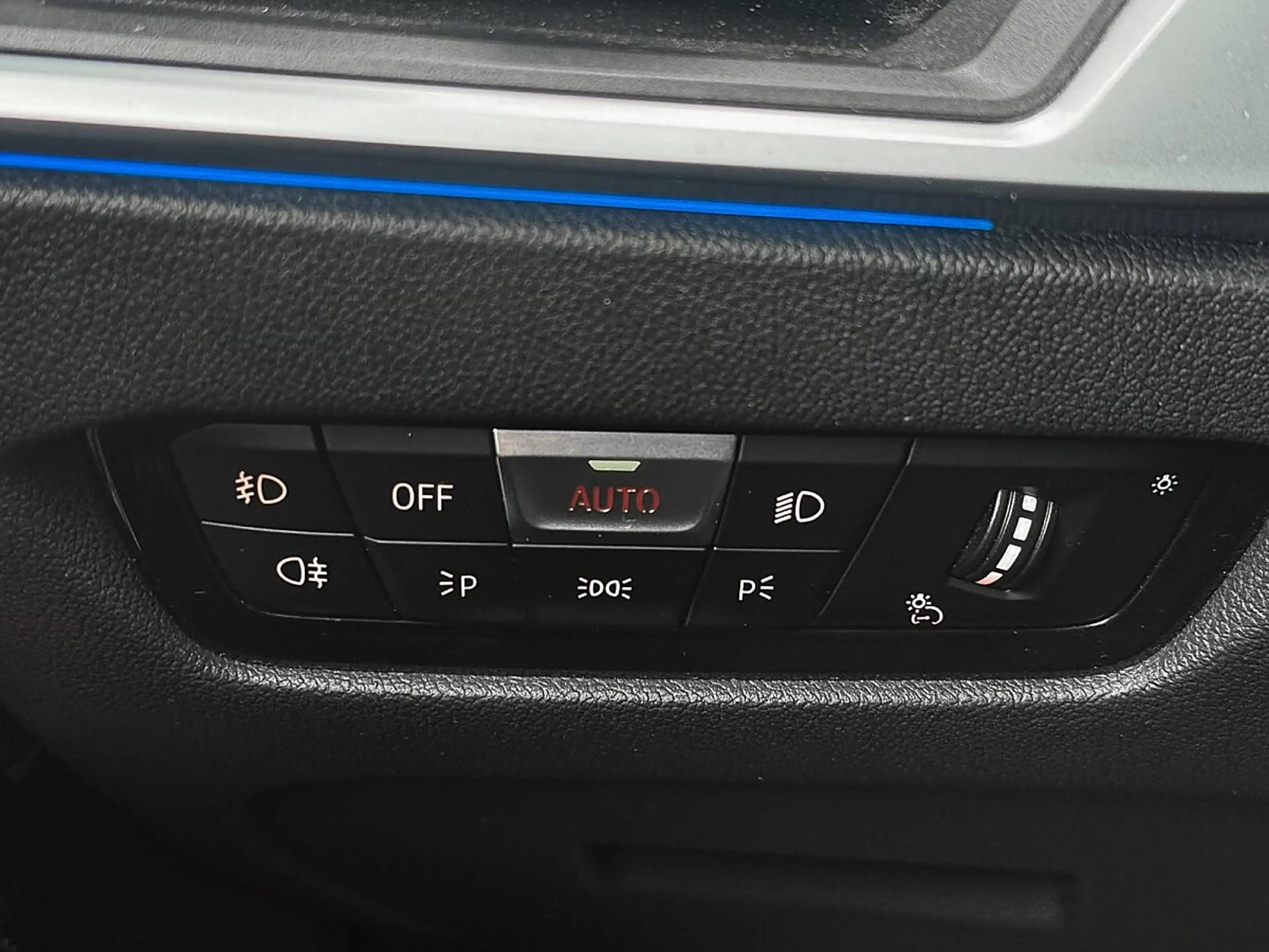 BMW 330 d xDrive Touring Aut. | PICKERL BIS 10/2027 | — photo 13