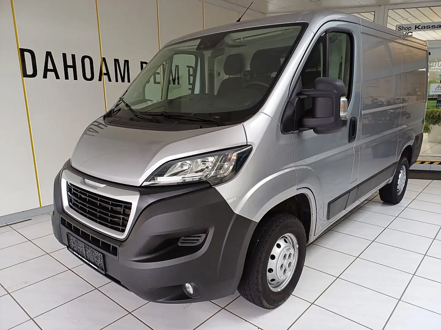 Peugeot Boxer Boxer 33 L1H1 BHDi 140 mit AHK Silber - 2