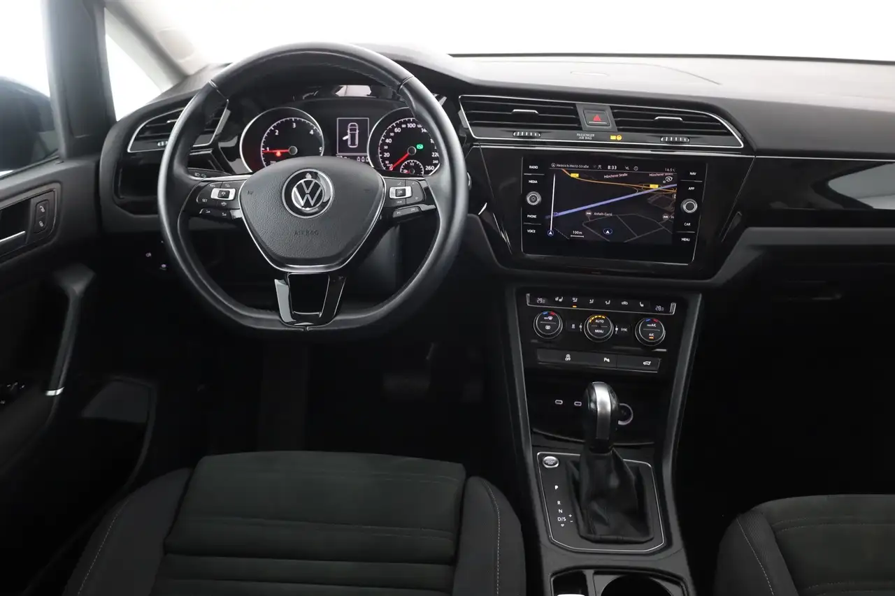 Volkswagen Touran 1.5 TSI DSG Matrix ACC AHK Kamera 11