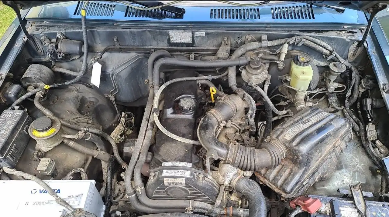 Toyota Hilux 2,4 XTRA-CAB 4WD, foto 6