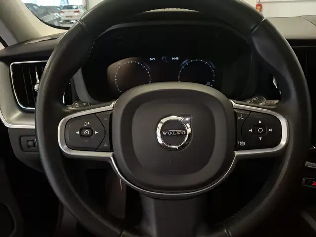 Volvo XC60 view 13