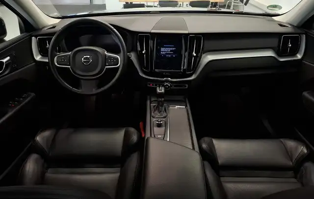 Volvo XC60 view 9