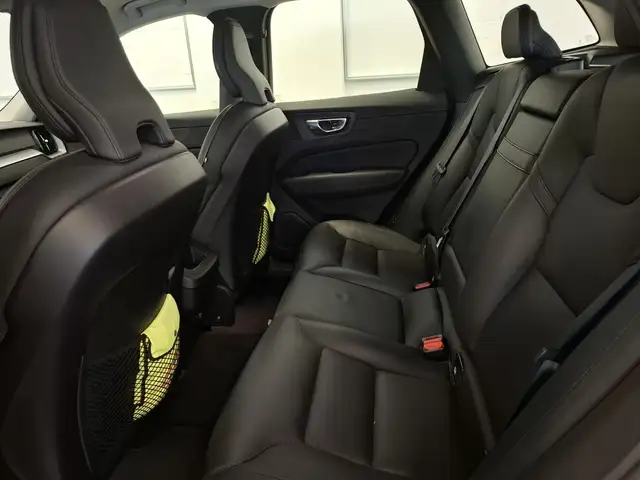 Volvo XC60 view 10