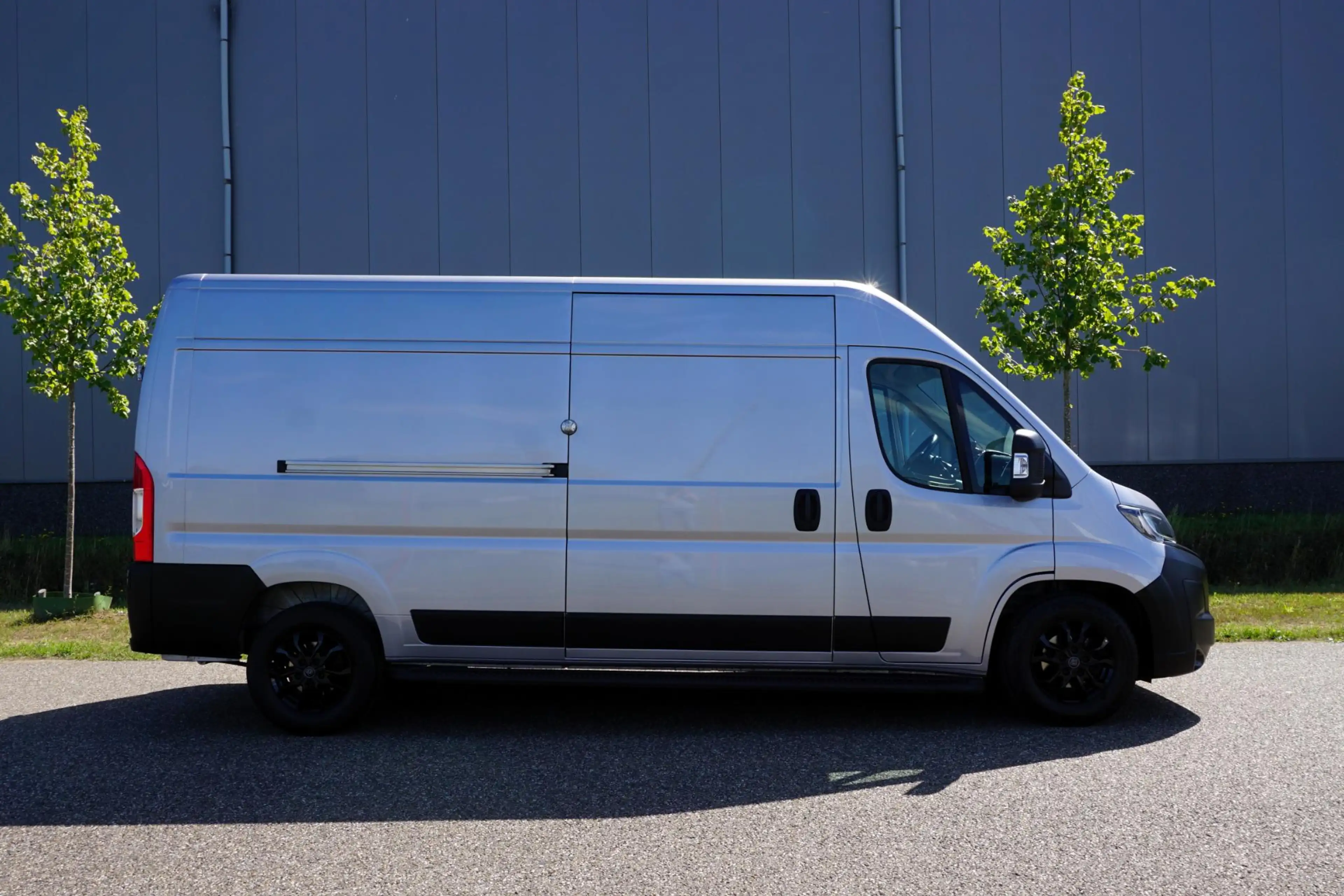 Peugeot Boxer 2.2 BlueHDi 140 L3H2 3.5t Zwaar in Topstaat |Trekh — photo 2