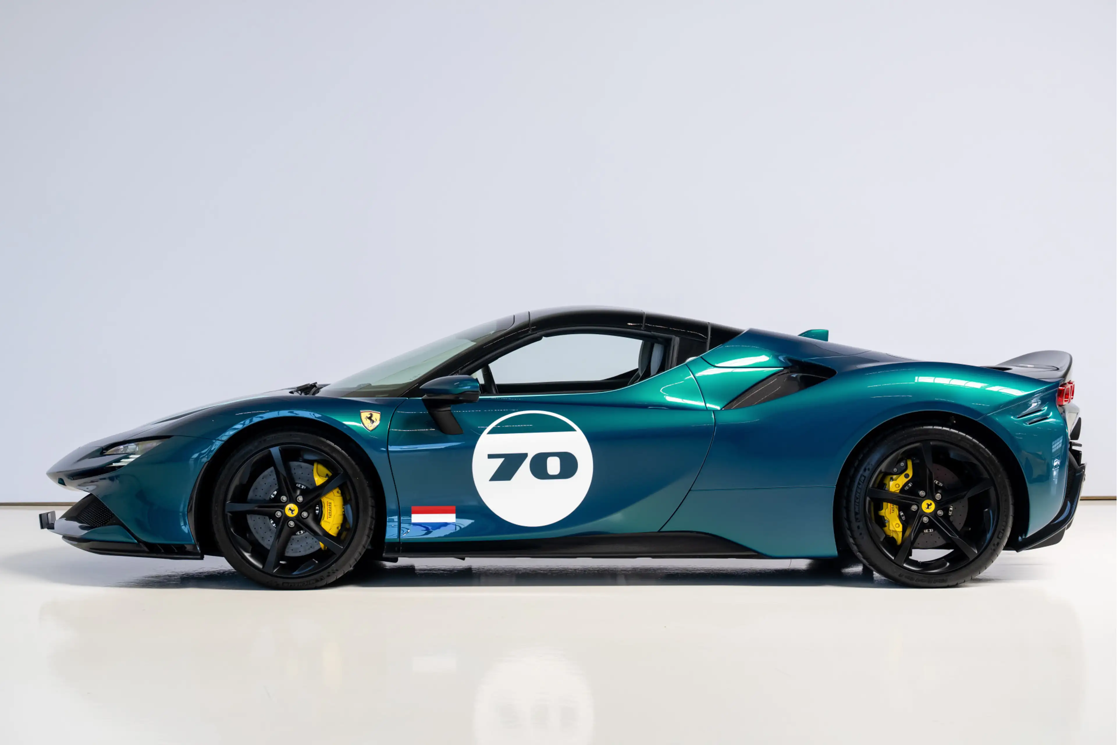 Ferrari SF90 Spider 4.0 V8 Assetto Fiorano — photo 6