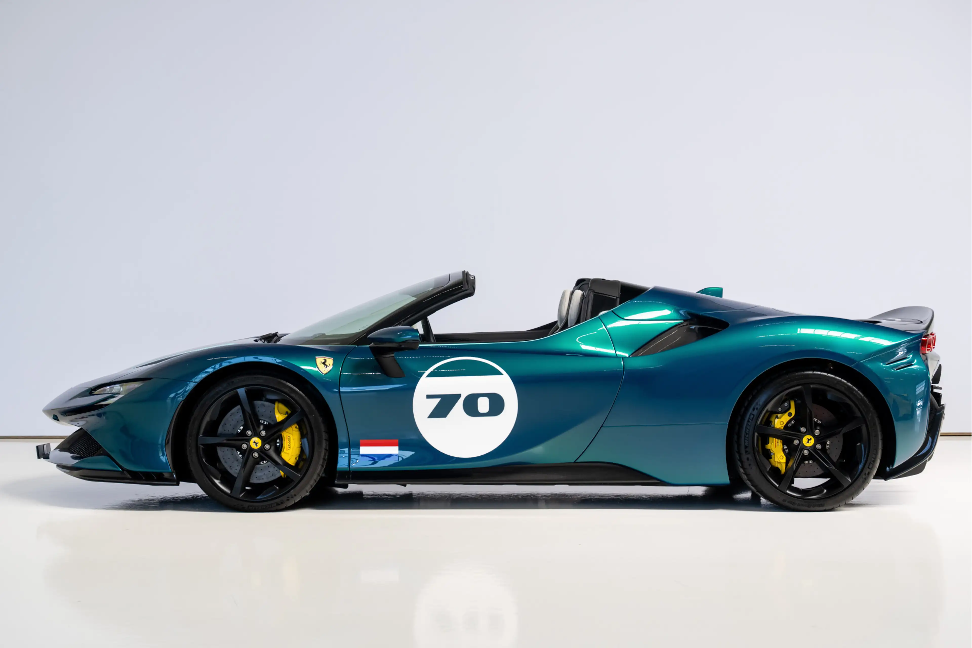Ferrari SF90 Spider 4.0 V8 Assetto Fiorano — photo 5